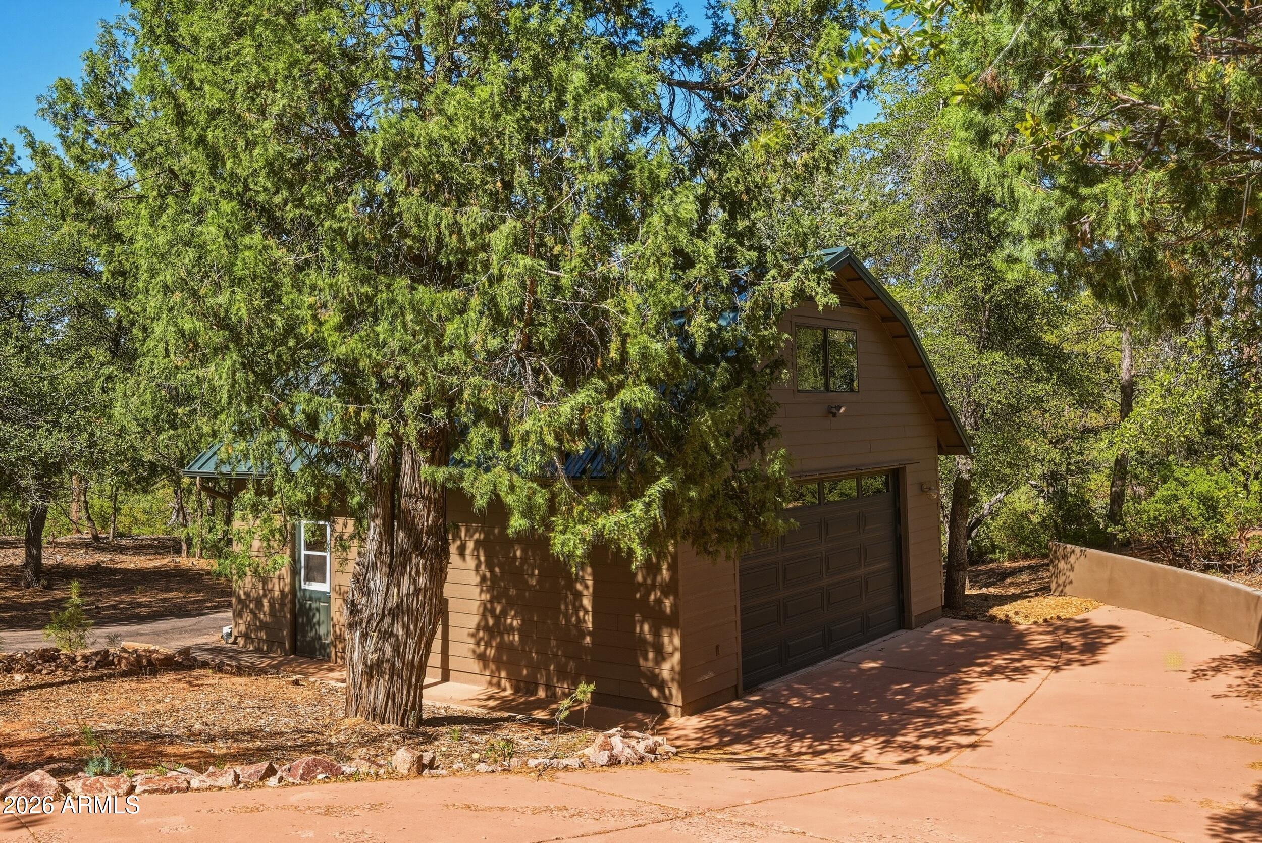 1807 E Underwood Lane