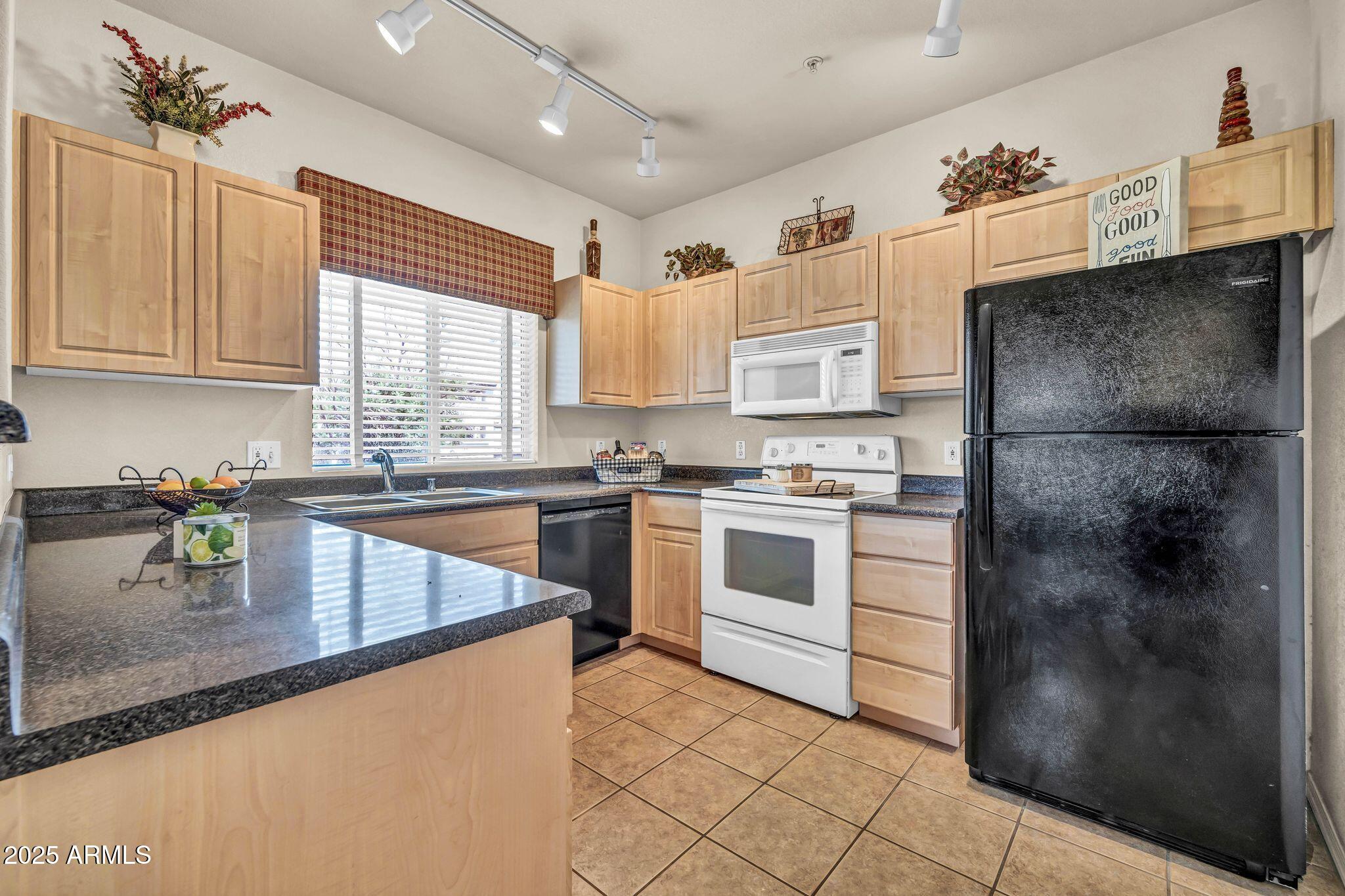 7401 W Arrowhead Club Drive 2067