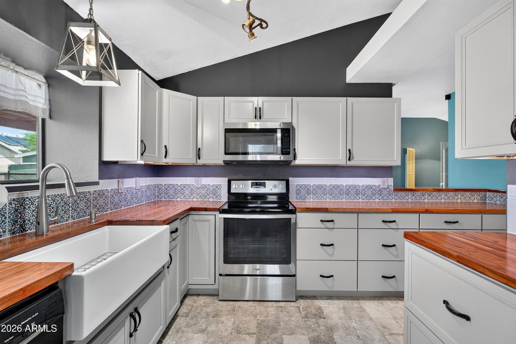Photo of 8920 W Hatcher Road, Peoria, AZ 85345 (MLS # 7090578)
