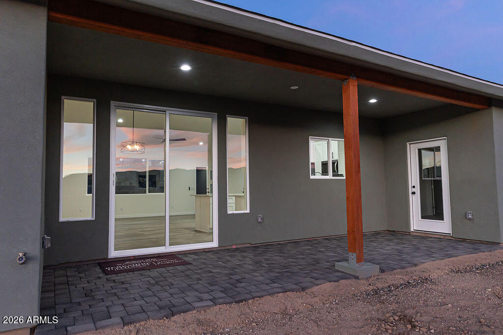 2002 N Arena Del Loma Rd --