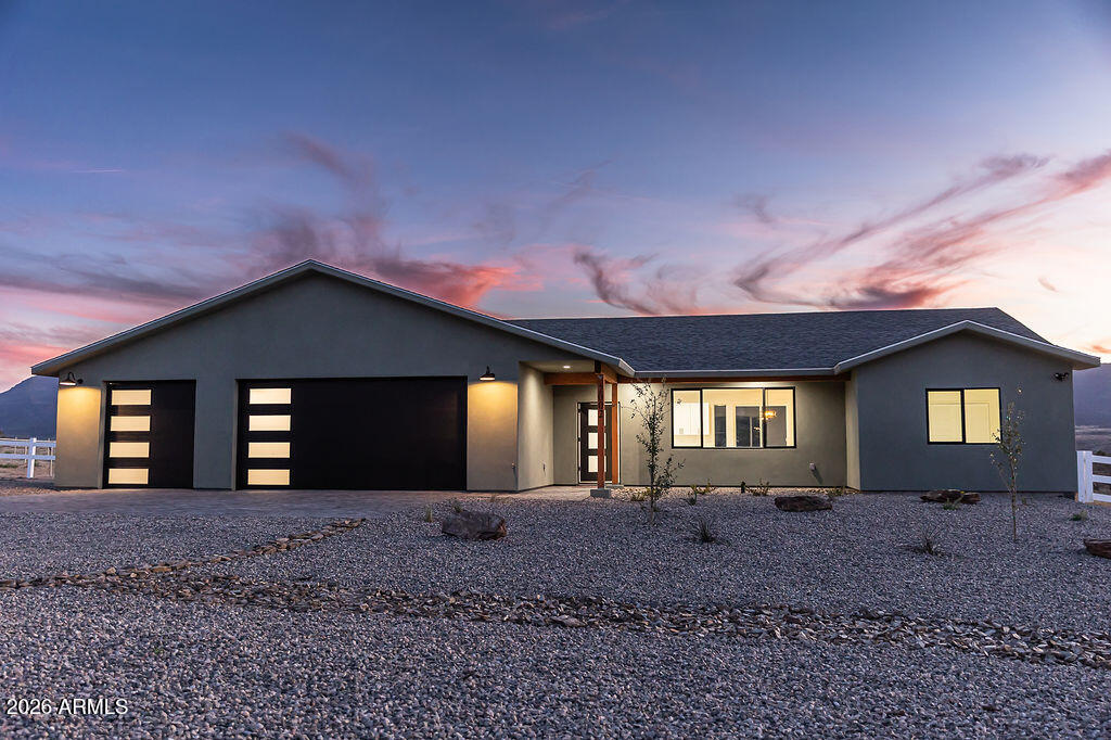 2002 N Arena Del Loma Rd --