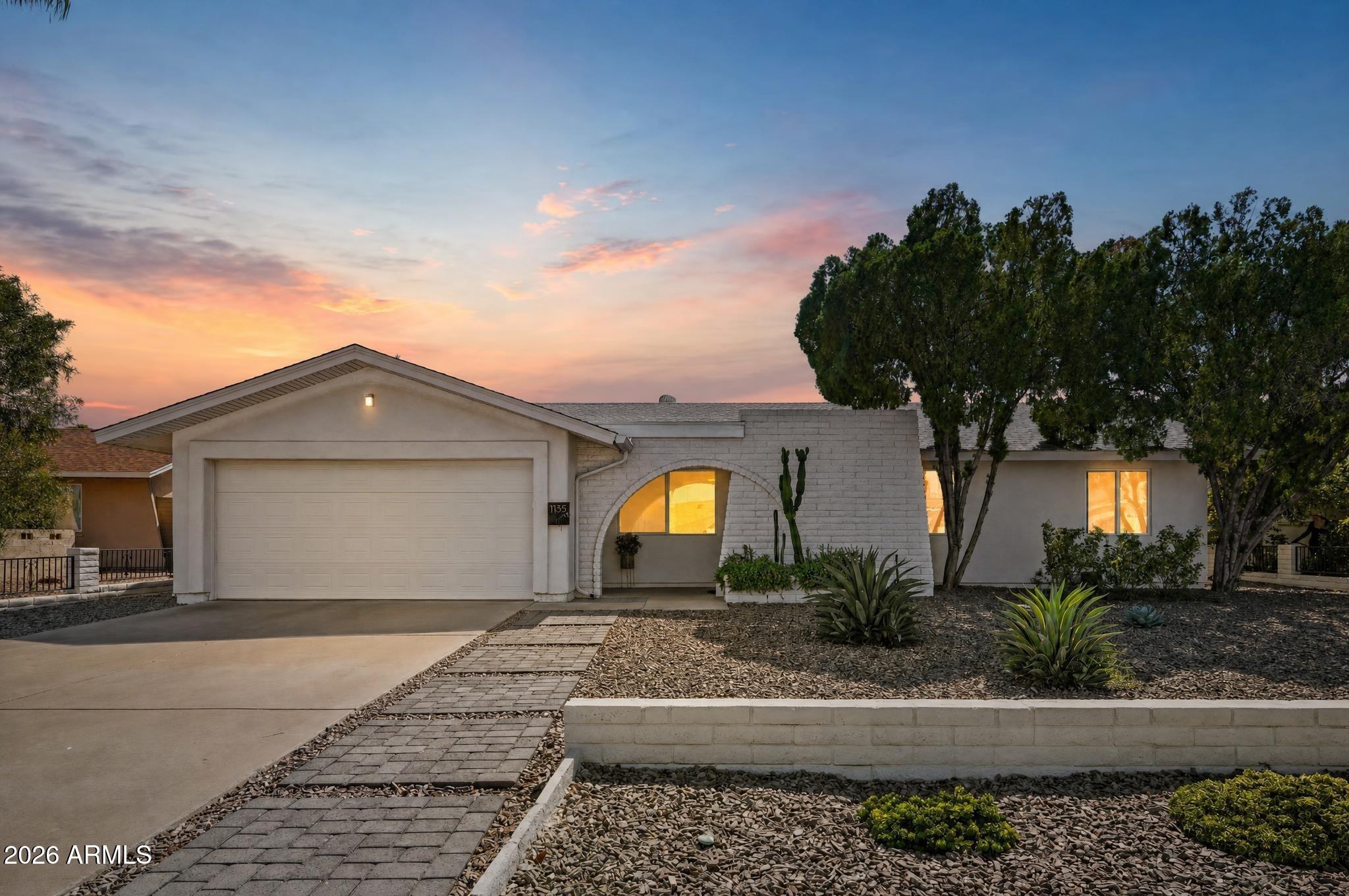 1135 E BELL DE MAR Drive