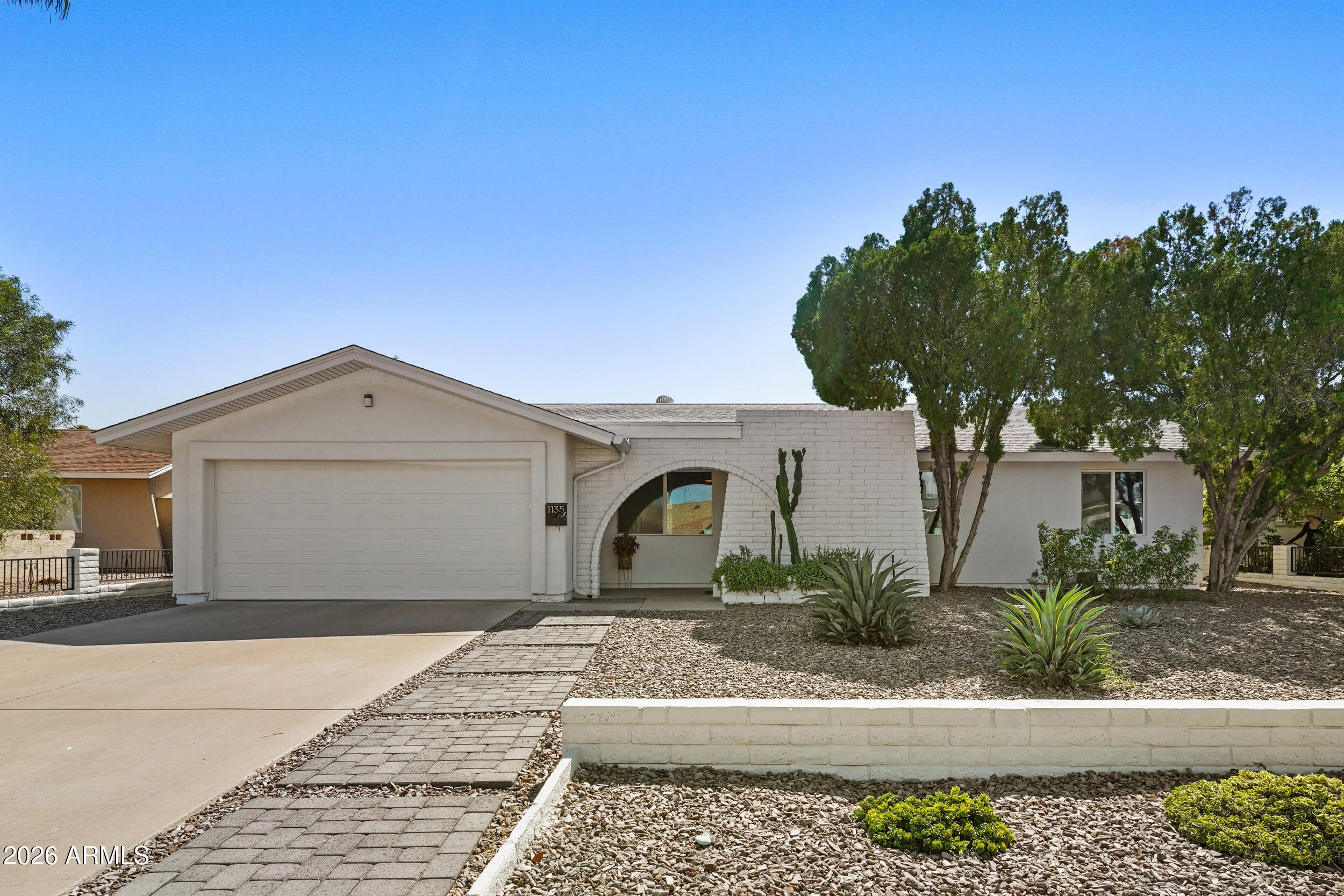 1135 E BELL DE MAR Drive