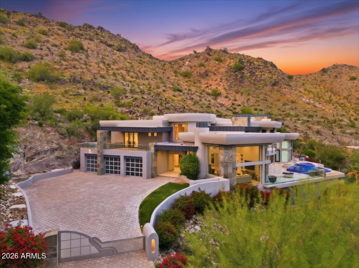 4550 E FOOTHILL Drive