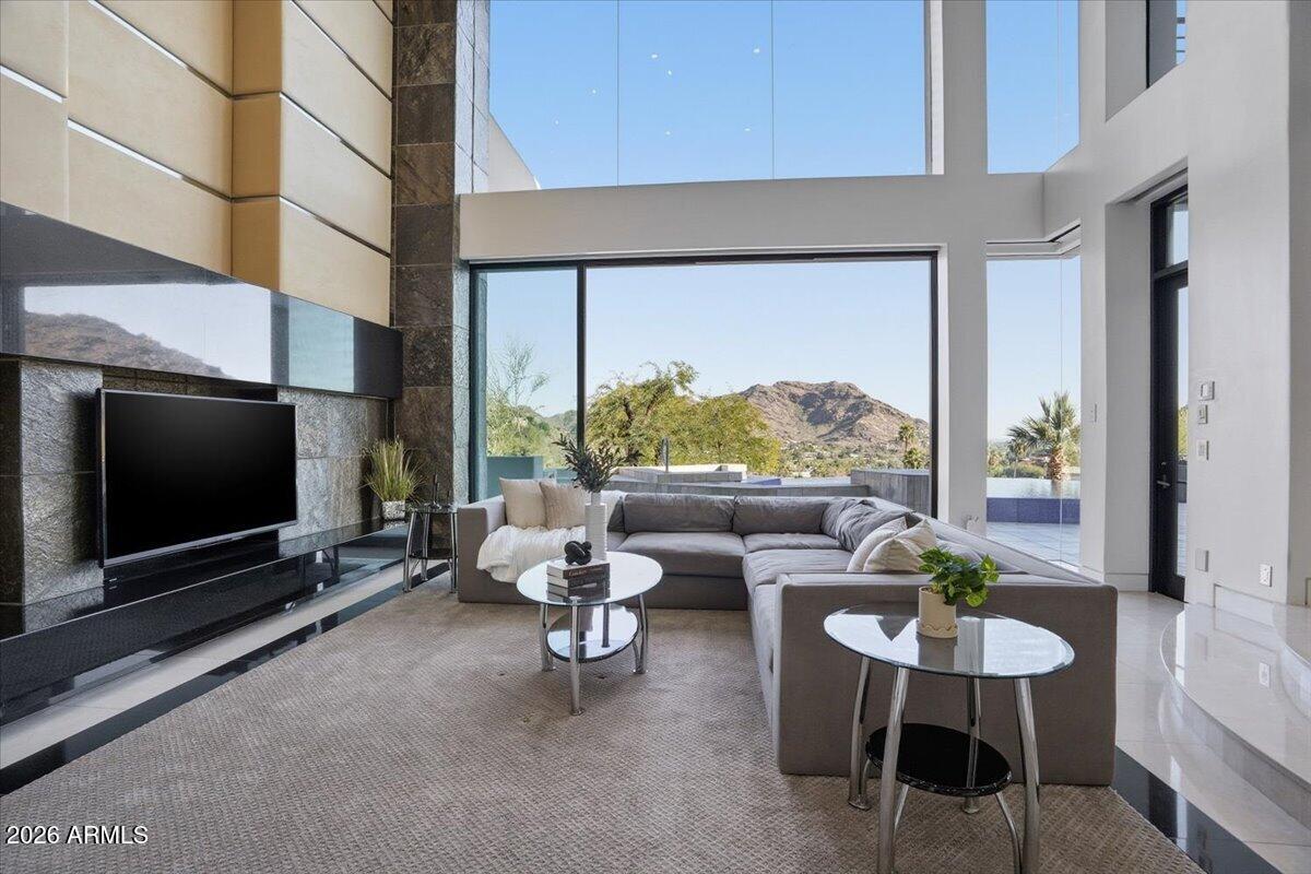 4550 E FOOTHILL Drive