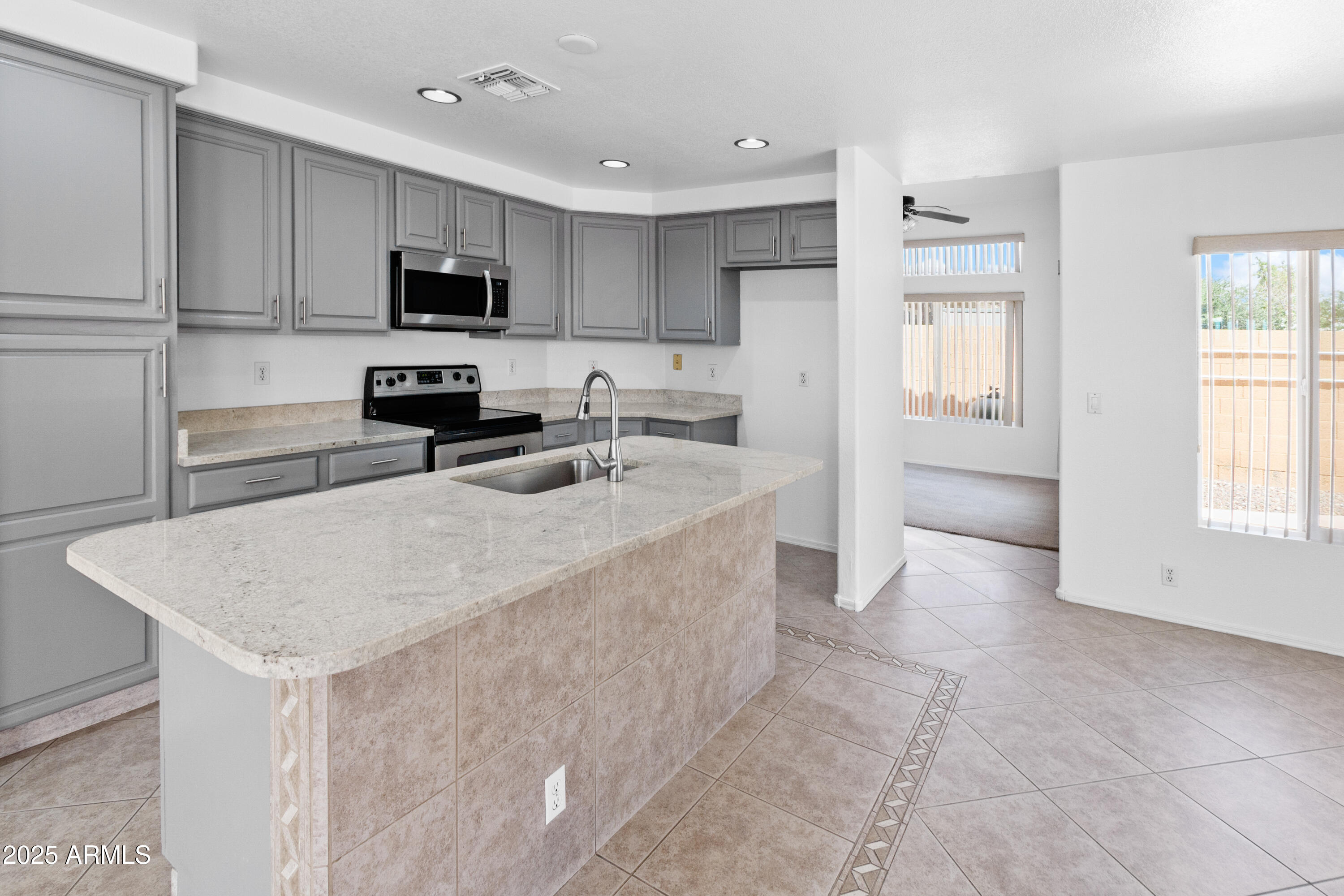 7767 W SIERRA VISTA Drive