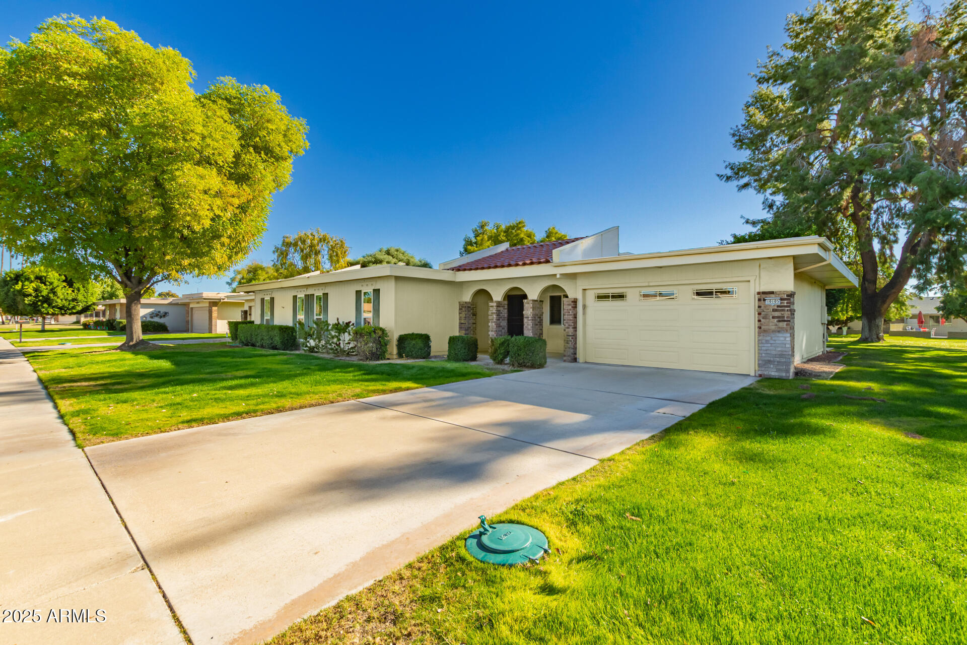 10105 W HIGHWOOD Lane