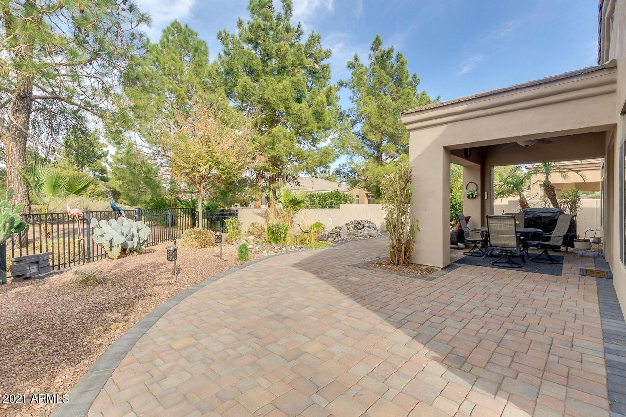 3922 E Carson Road