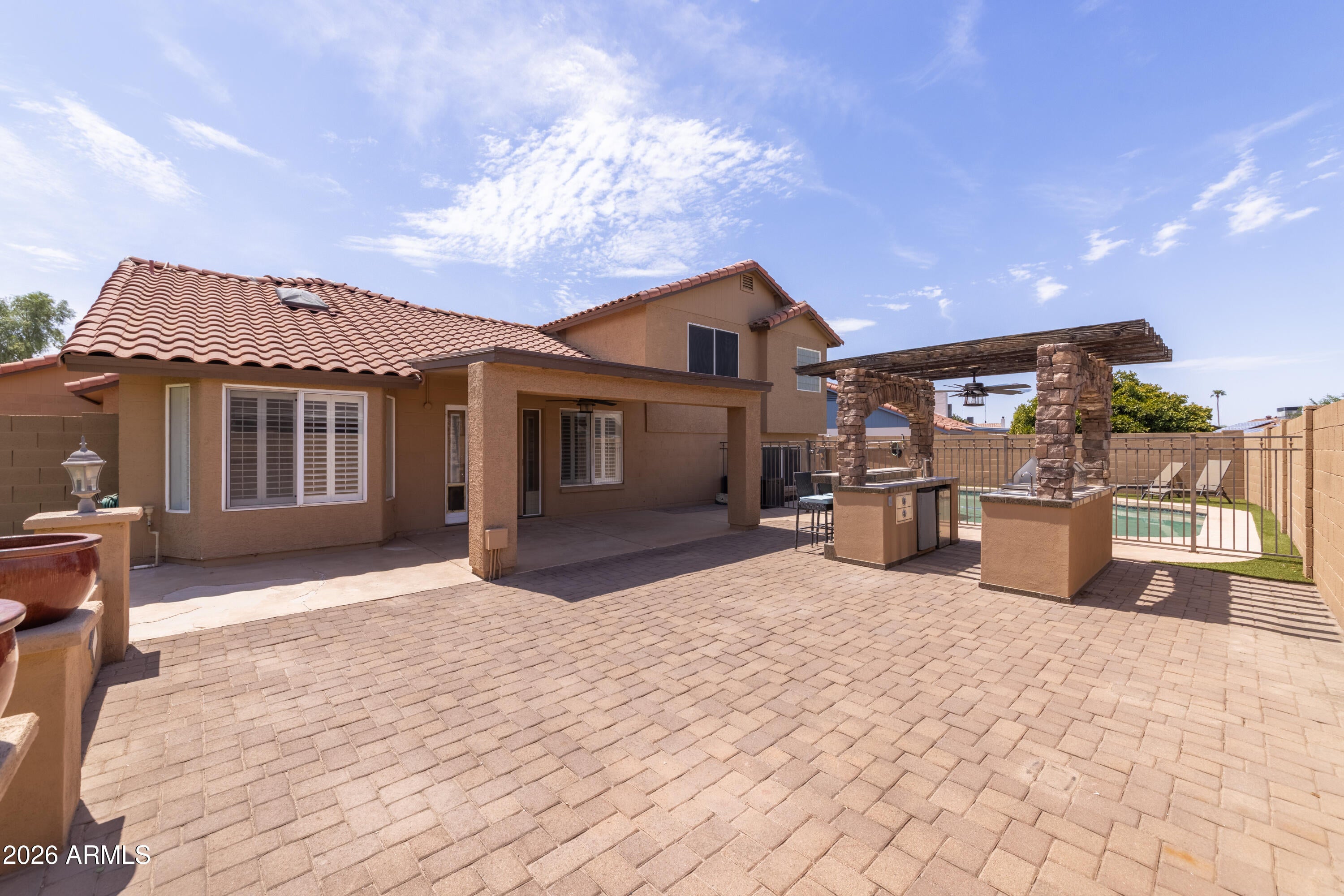 6108 W SHANGRI LA Road W