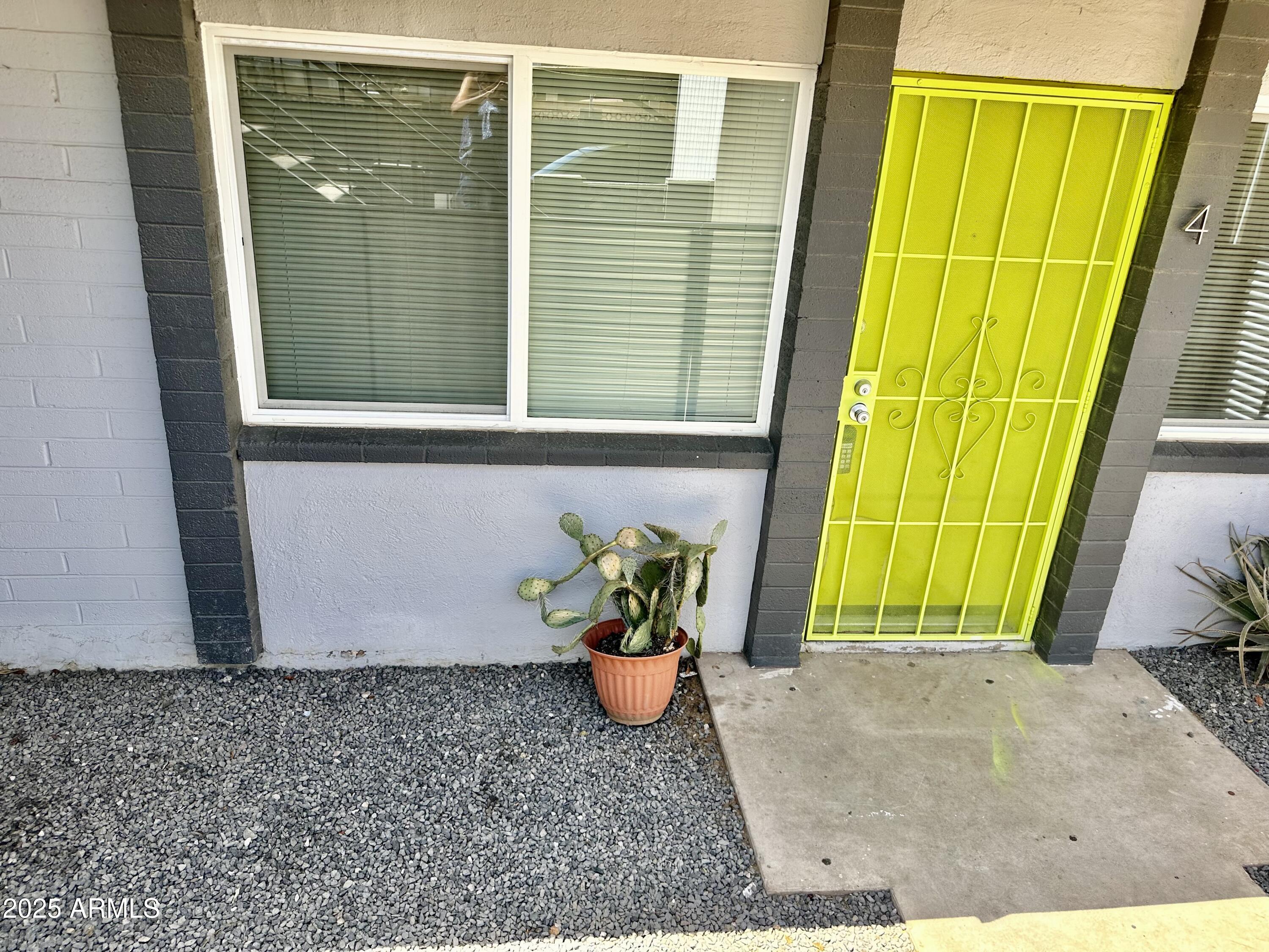 3219 E Earll Drive Apt 2