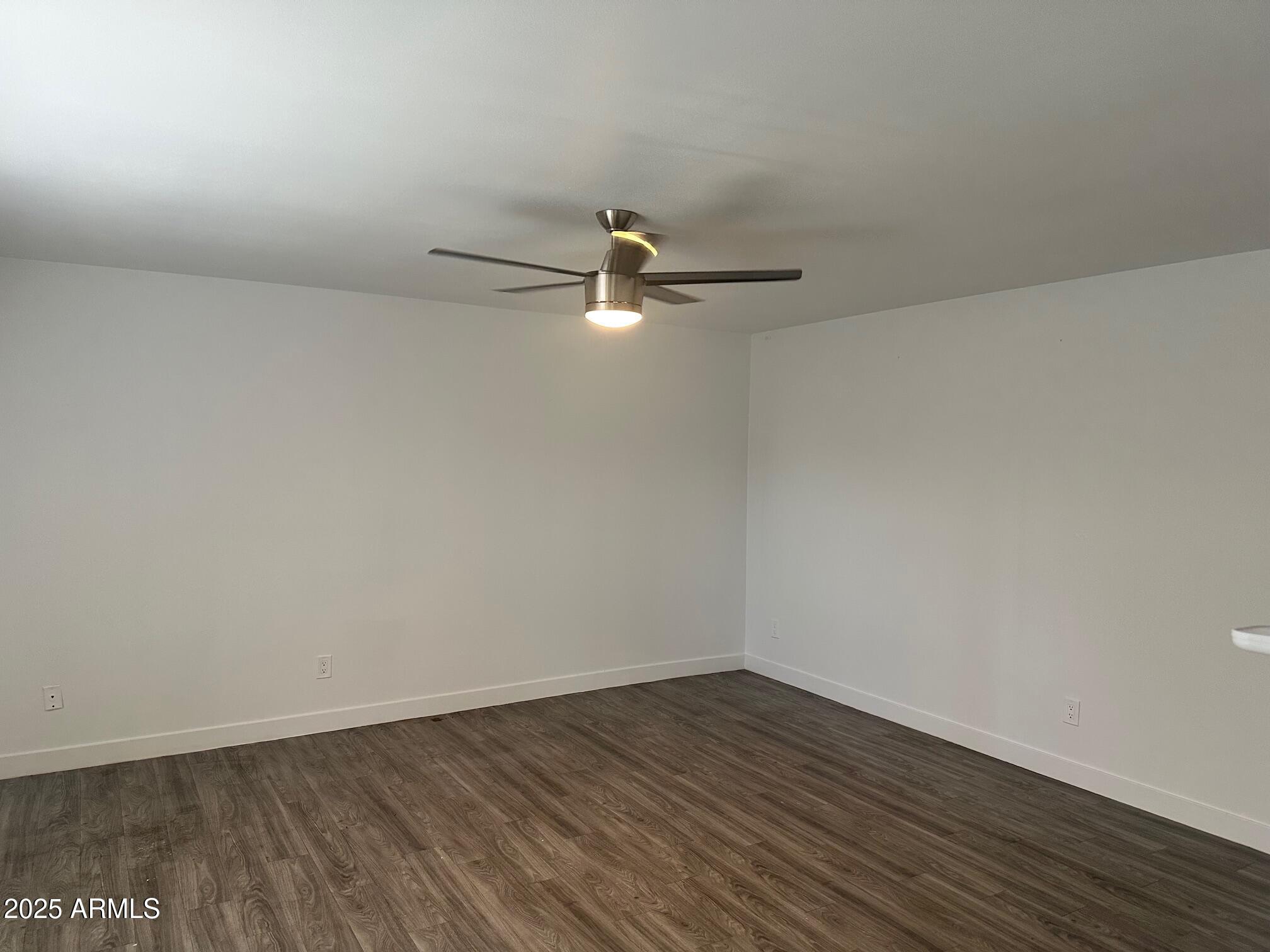 3219 E Earll Drive Apt 2
