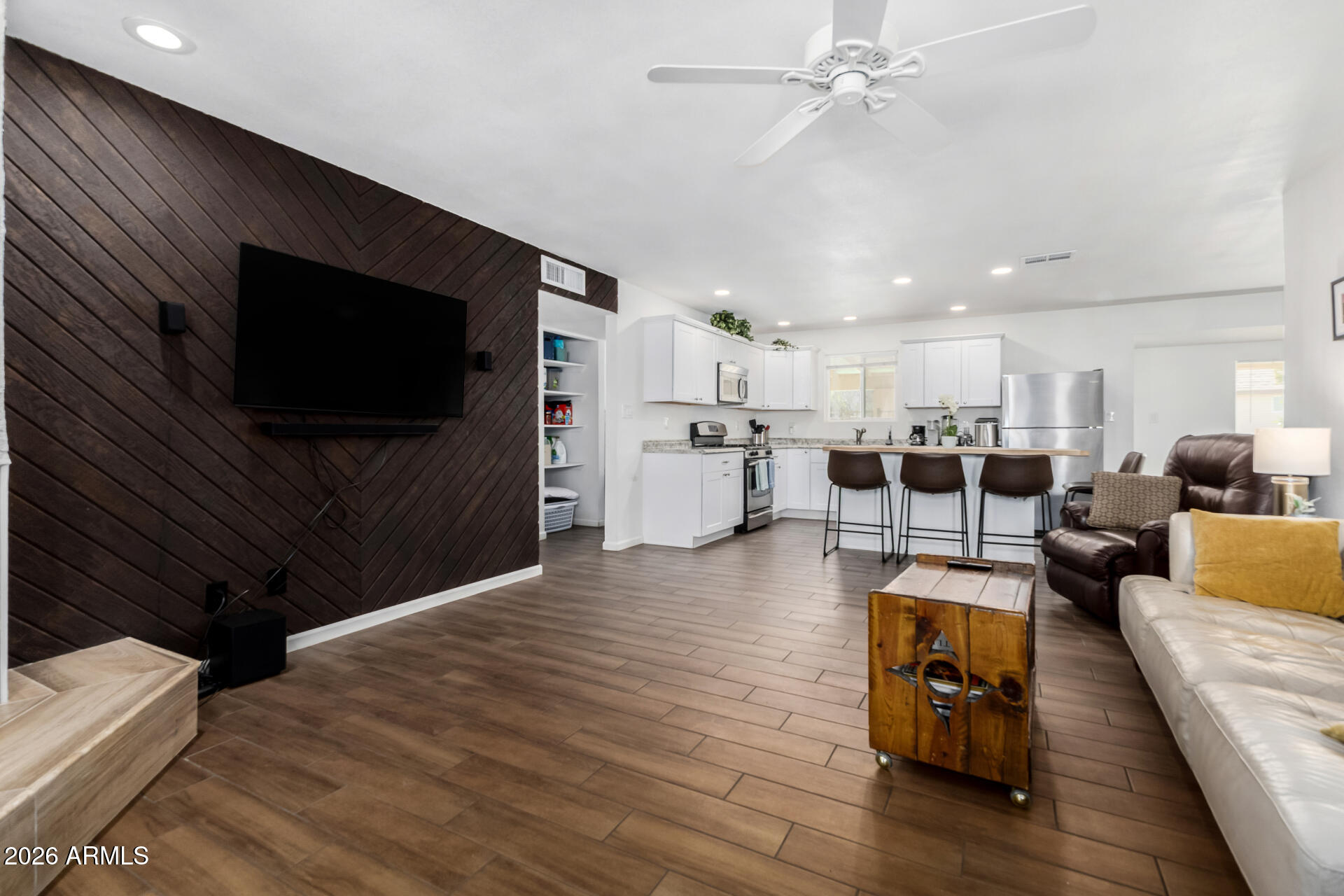 2249 E GREENWAY Road