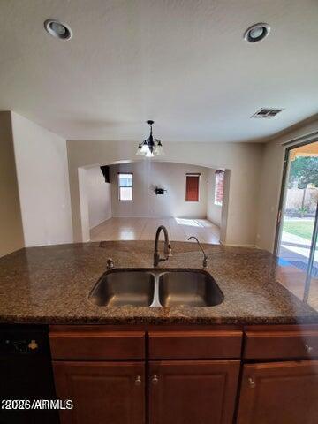 2751 E VERMONT Drive