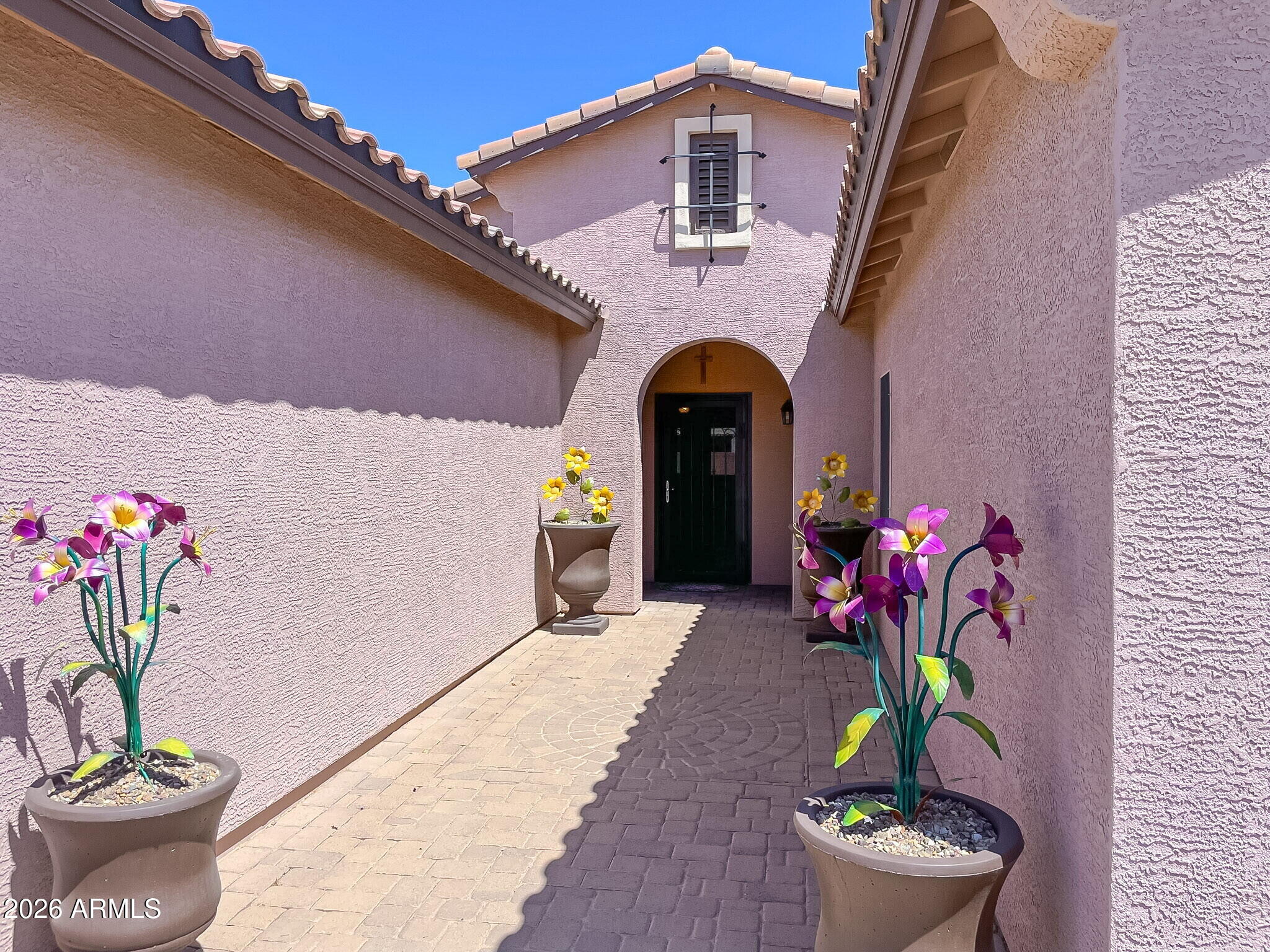 Properties 1 668 W STANLEY Avenue