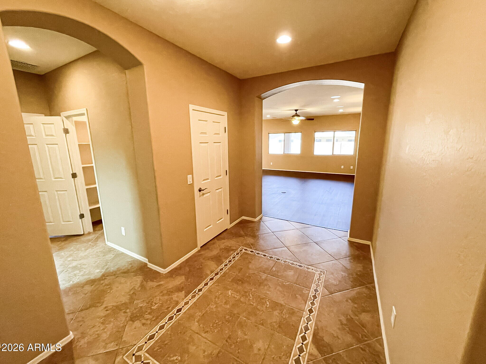 Properties 2 668 W STANLEY Avenue