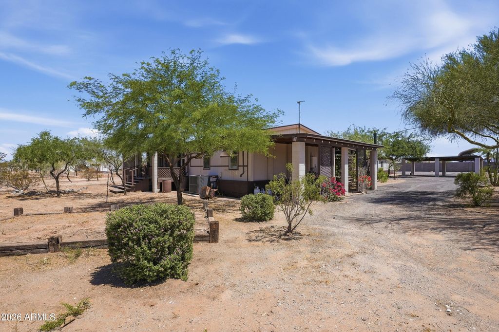 Photo of 2056 W Gail Road, Queen Creek, AZ 85142 (MLS # 7032089)