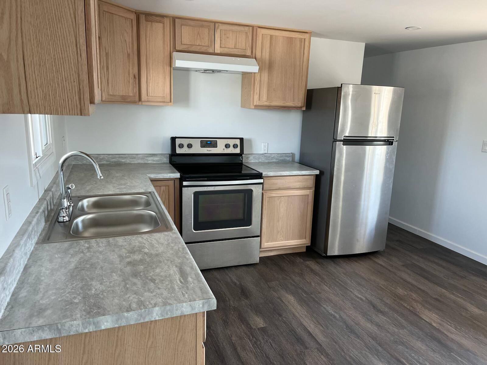 512 E MAHONEY Avenue