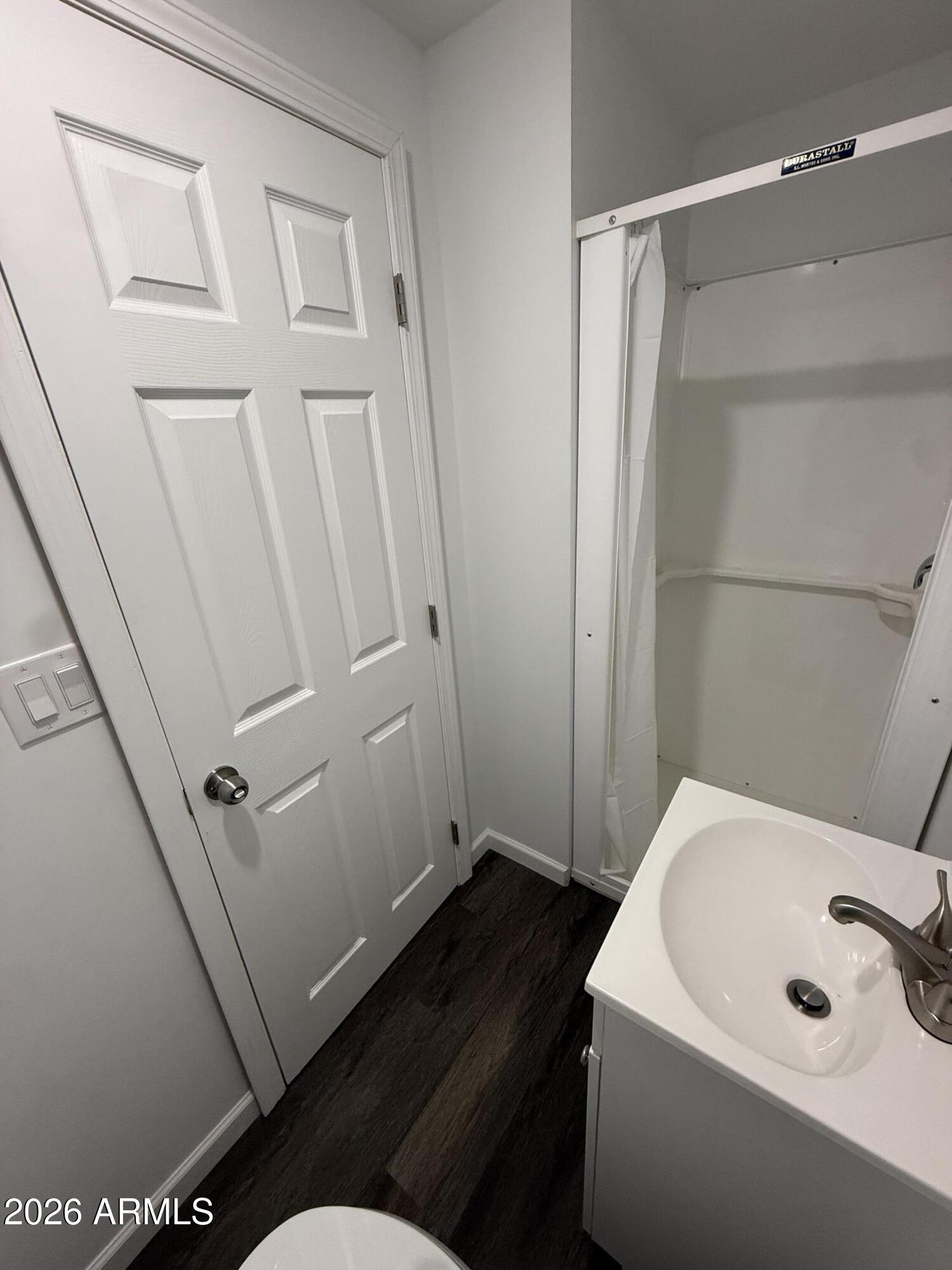 512 E MAHONEY Avenue