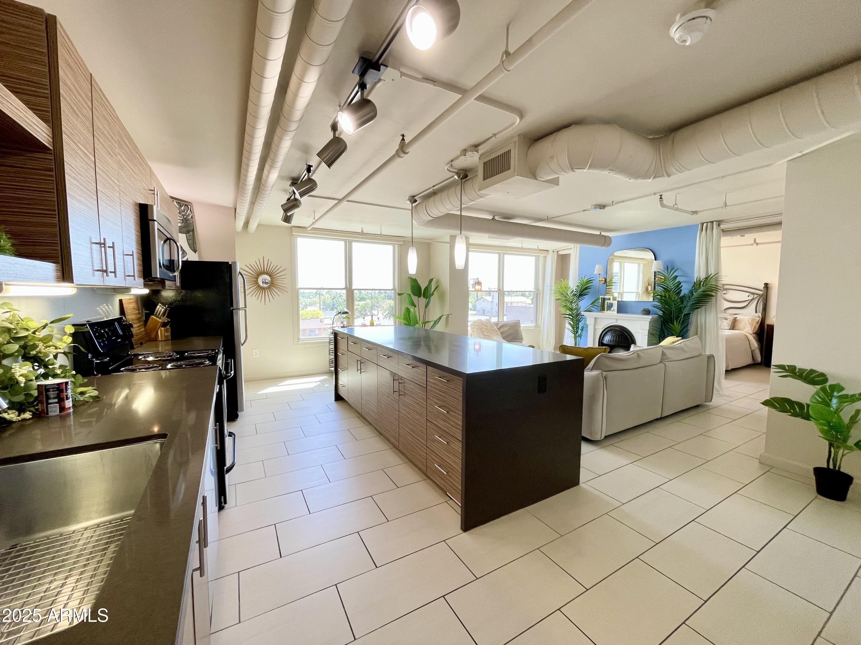 535 W THOMAS Road 407