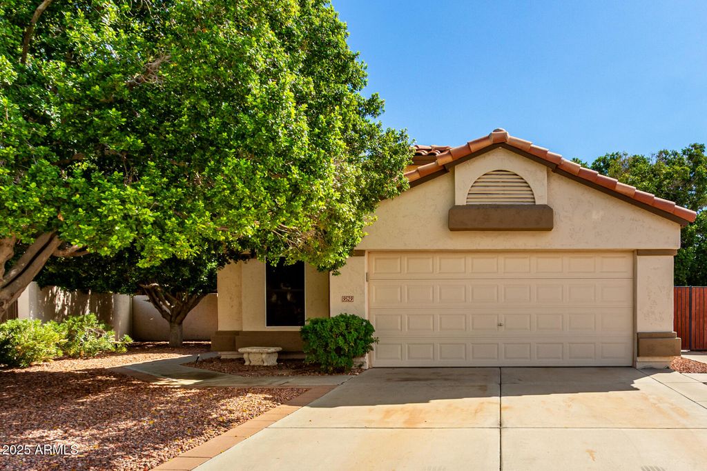 Photo of 9529 W Runion Drive, Peoria, AZ 85382 (MLS # 6922204)
