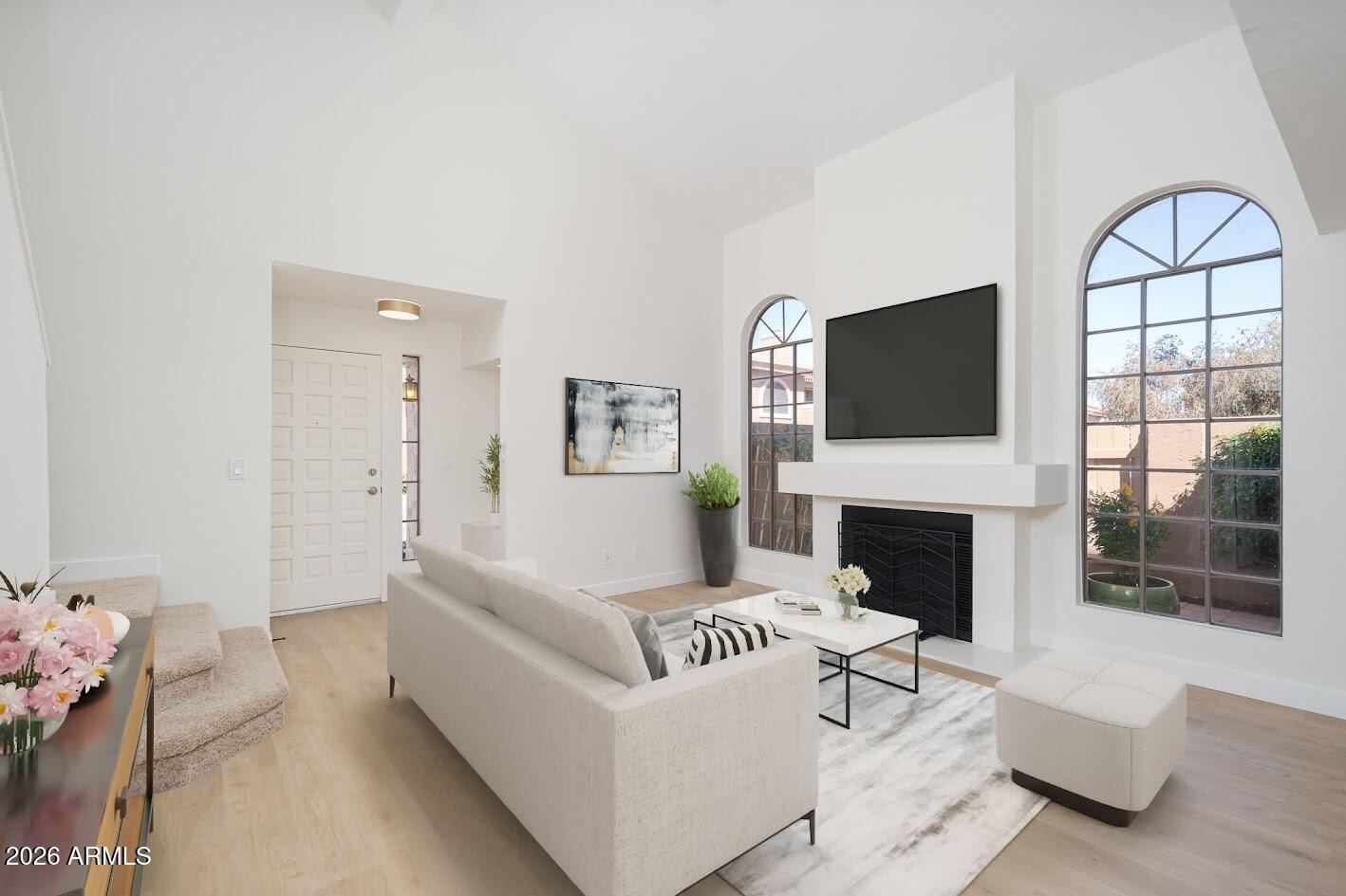 5640 E BELL Road 1084