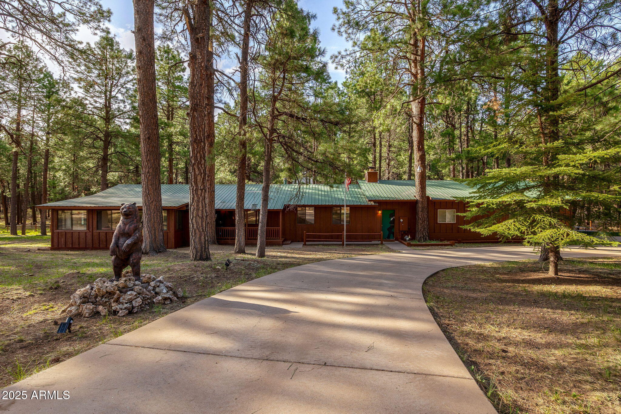 2499 CANYON Drive