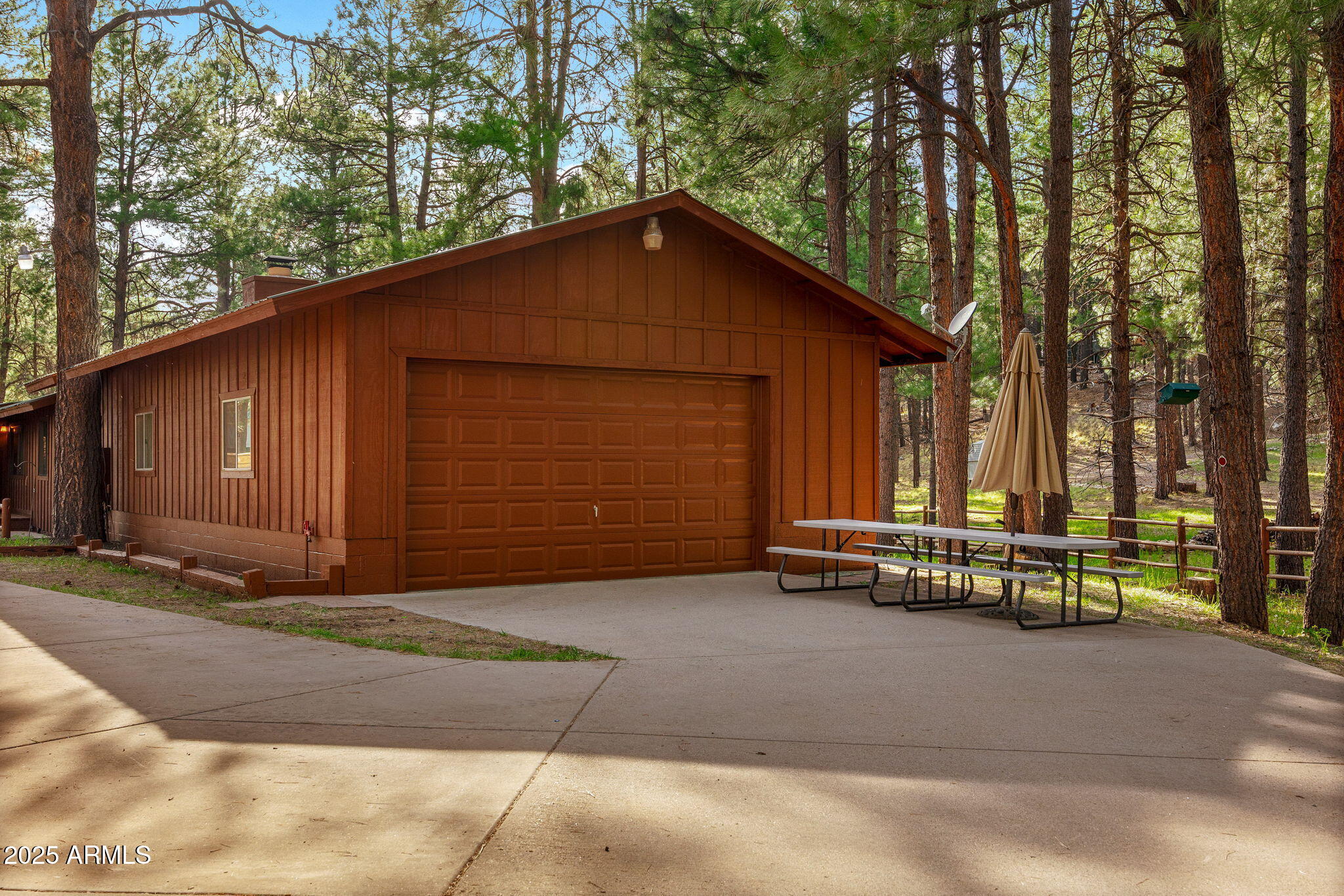 2499 CANYON Drive