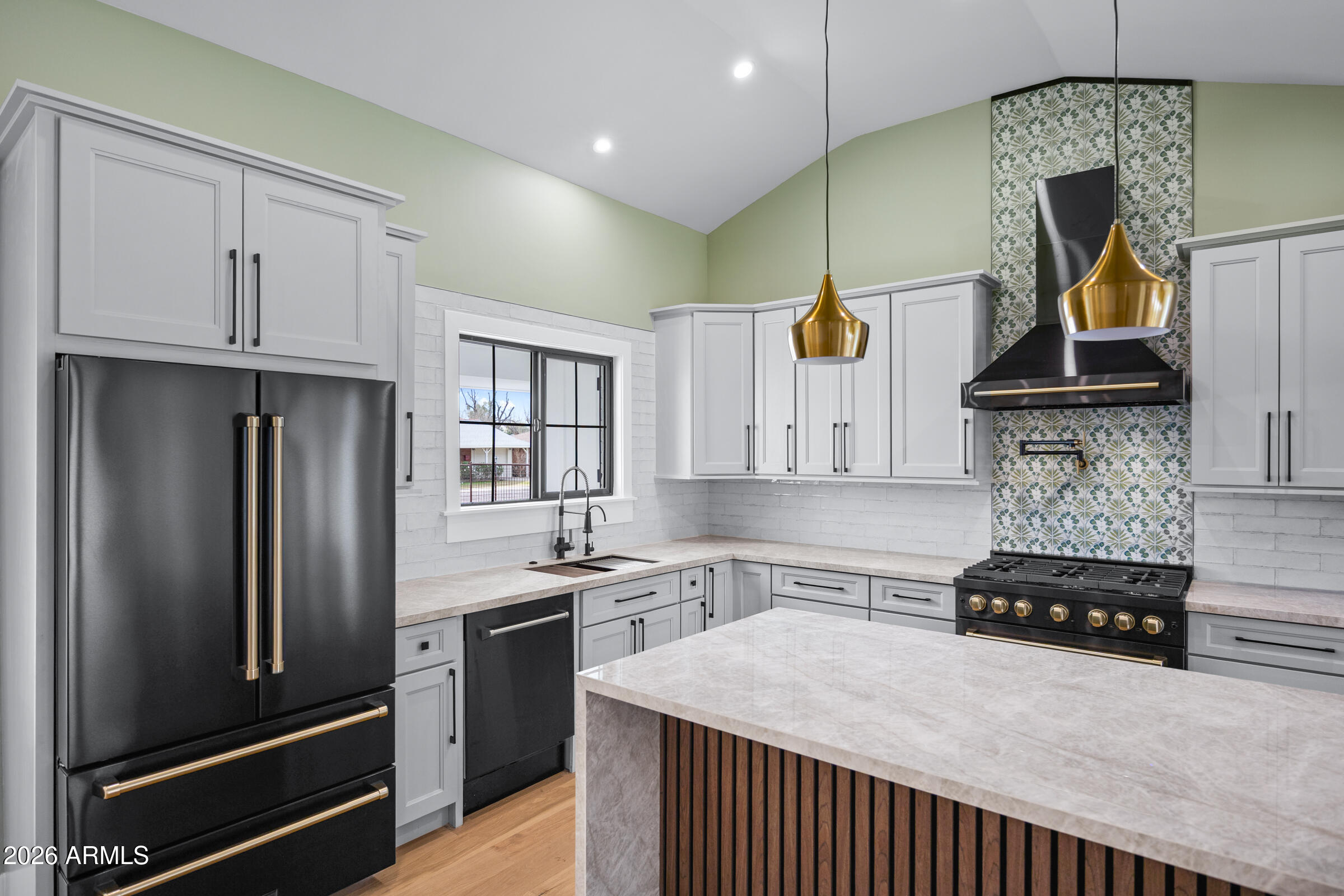 3616 E FAIRMOUNT Avenue