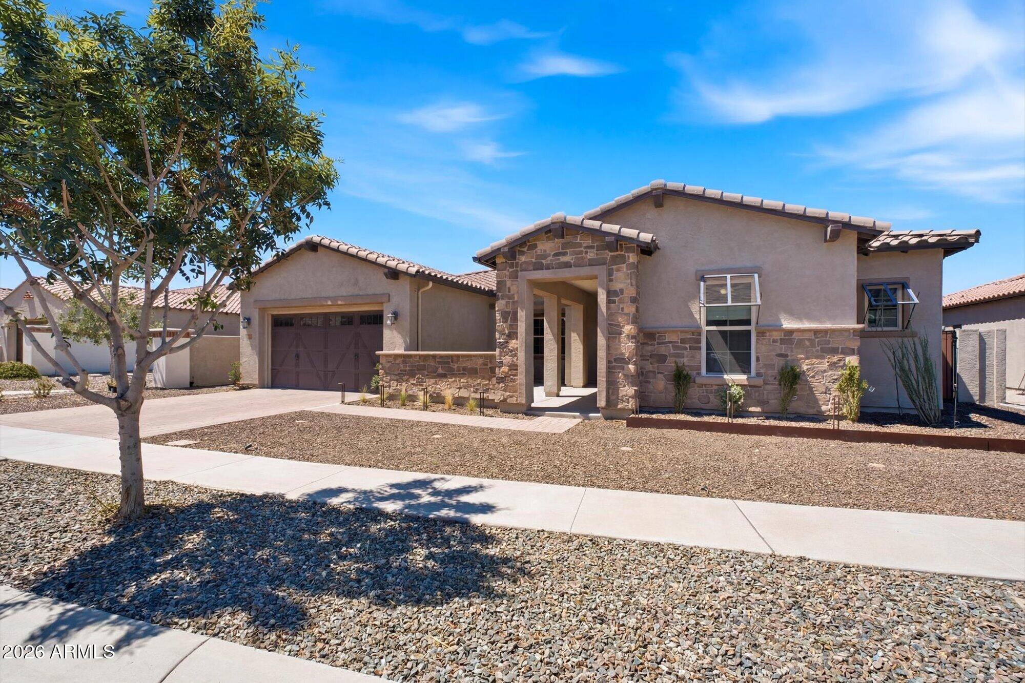 3034 E Desert Lane