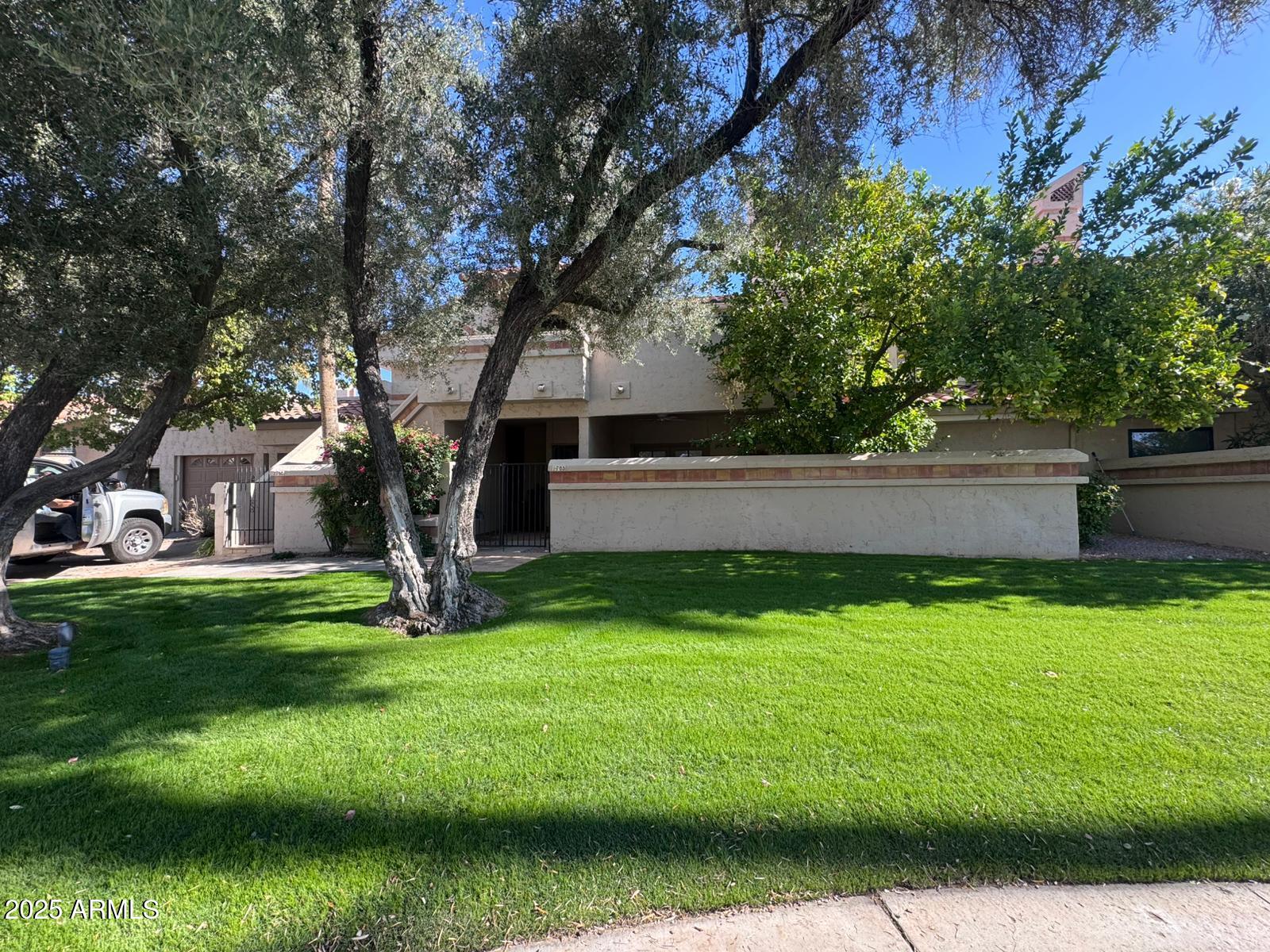 9709 E MOUNTAIN VIEW Road 2705