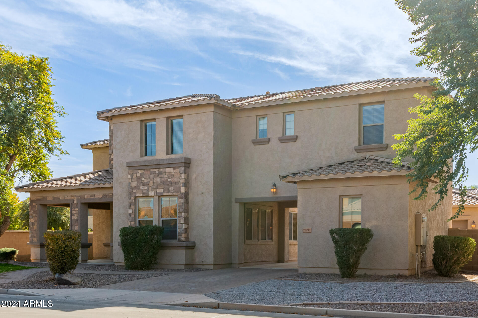 20295 E CAMINA PLATA --