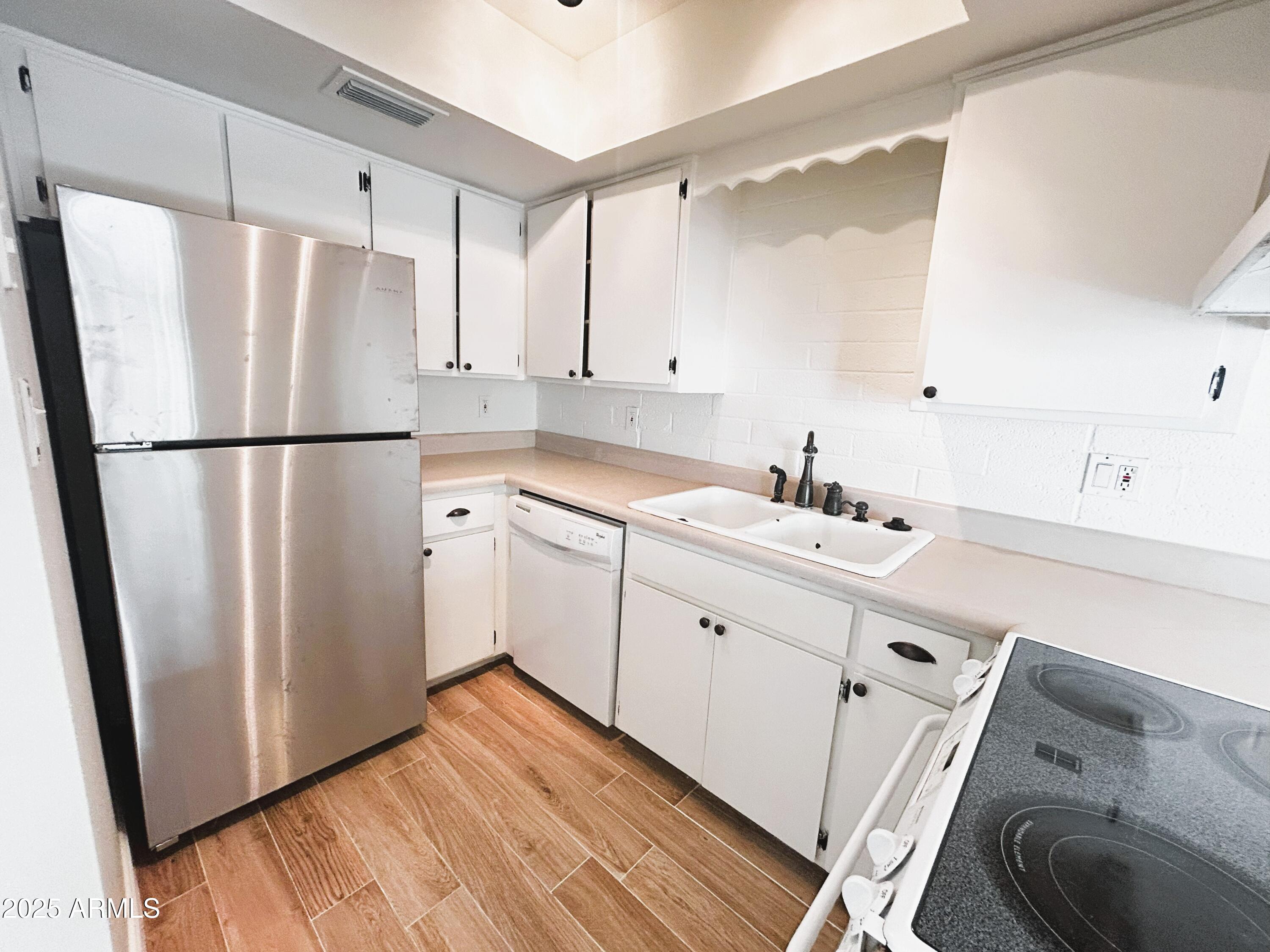 4846 N WOODMERE FAIRWAY -- 3