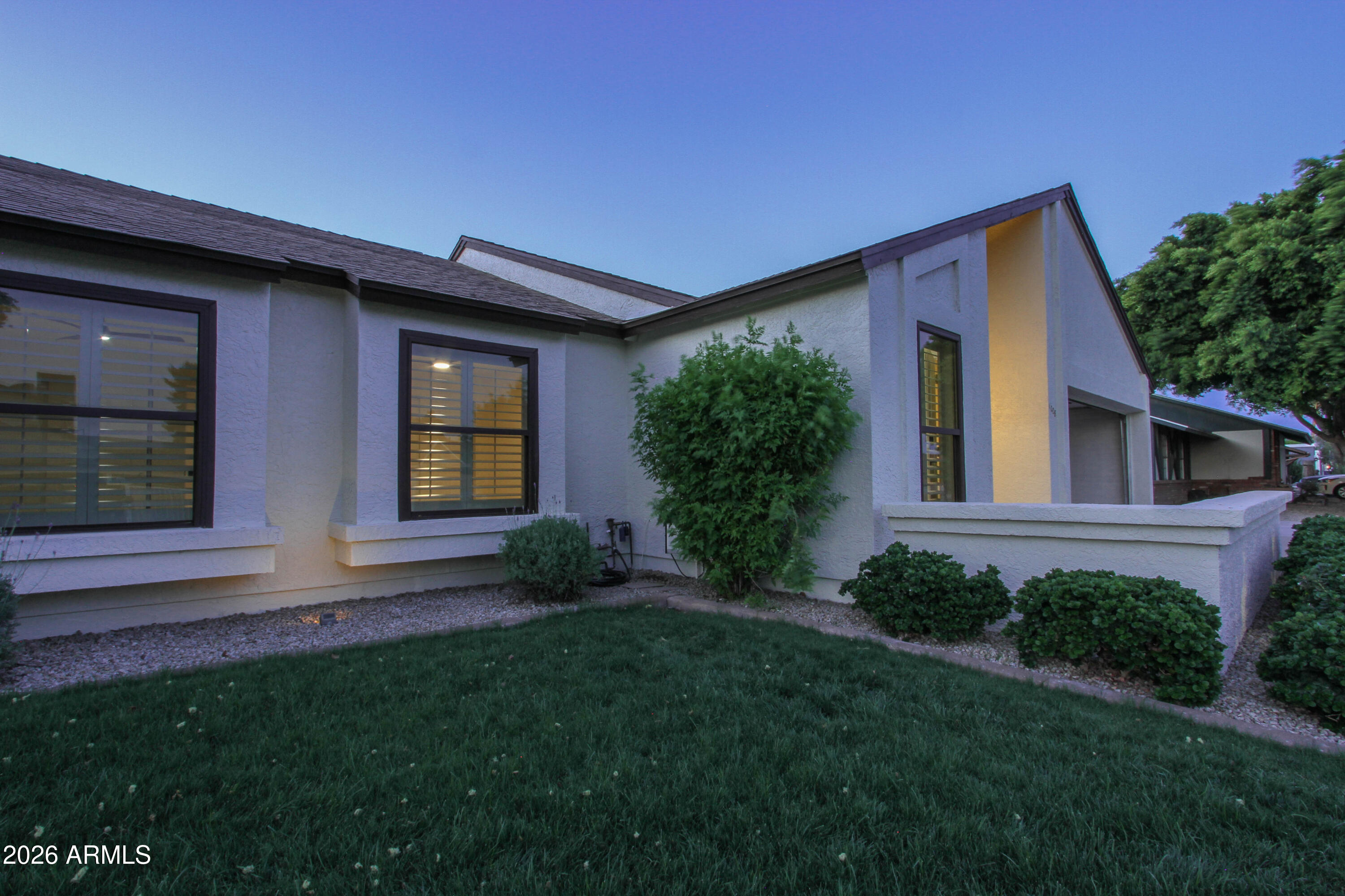 1008 W TOPEKA Drive