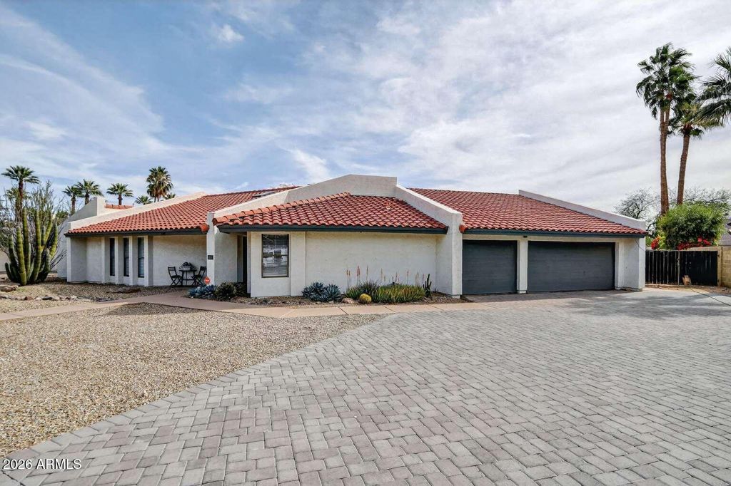 Photo of 623 N La Loma Avenue, Litchfield Park, AZ 85340 (MLS # 6989489)