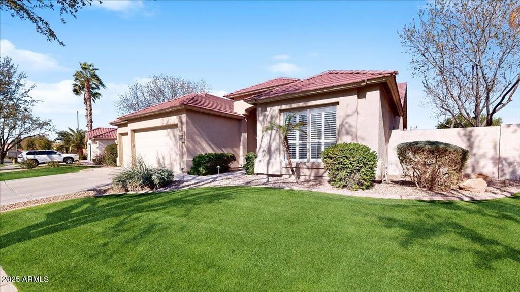 Photo of 4823 S Oleander Drive, Chandler, AZ 85248 (MLS # 6912298)