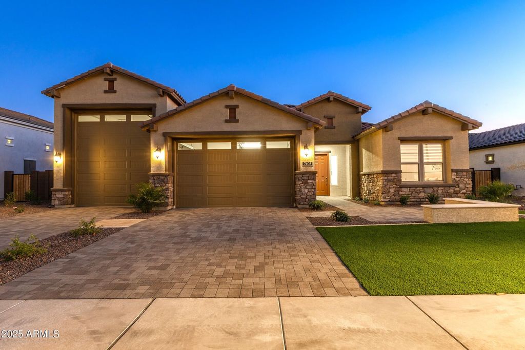 Photo of 7403 W Lisbon Lane, Peoria, AZ 85381 (MLS # 6929107)