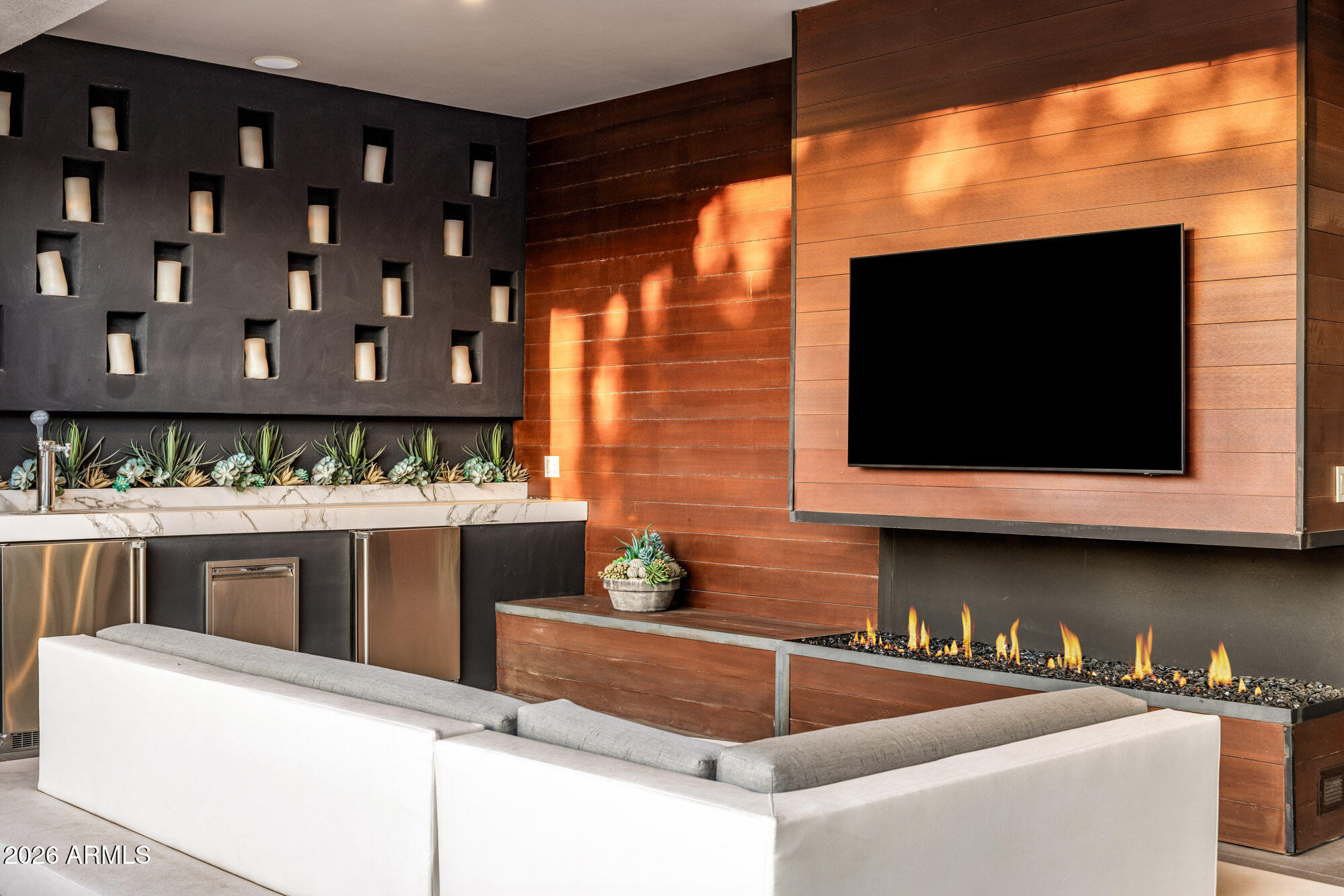 PINNACLE PEAK PLACE - Residential