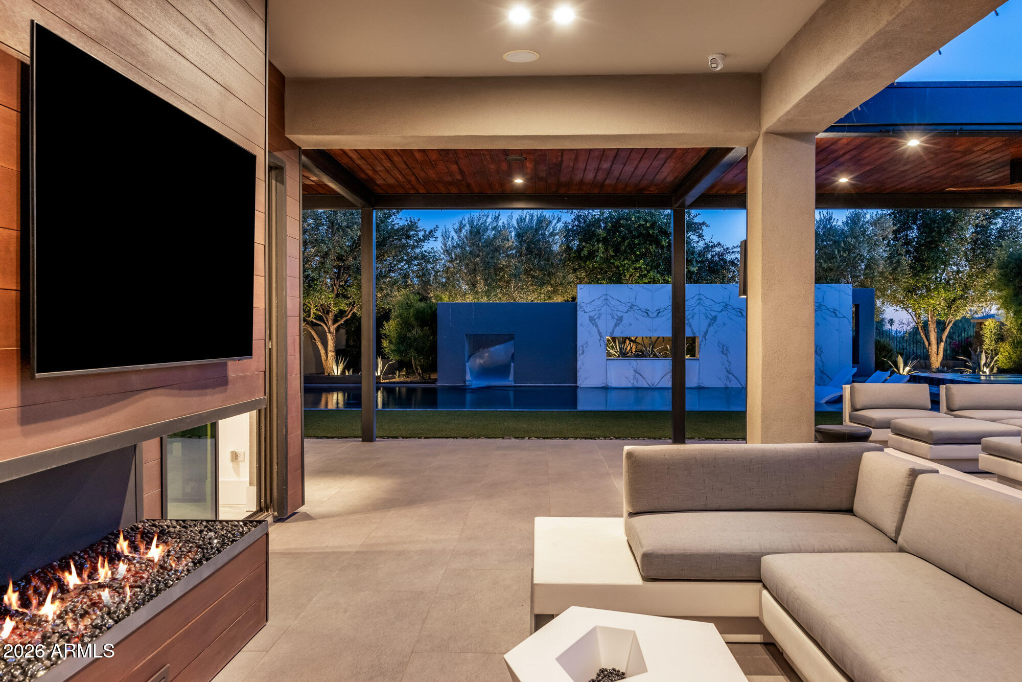 PINNACLE PEAK PLACE - Residential