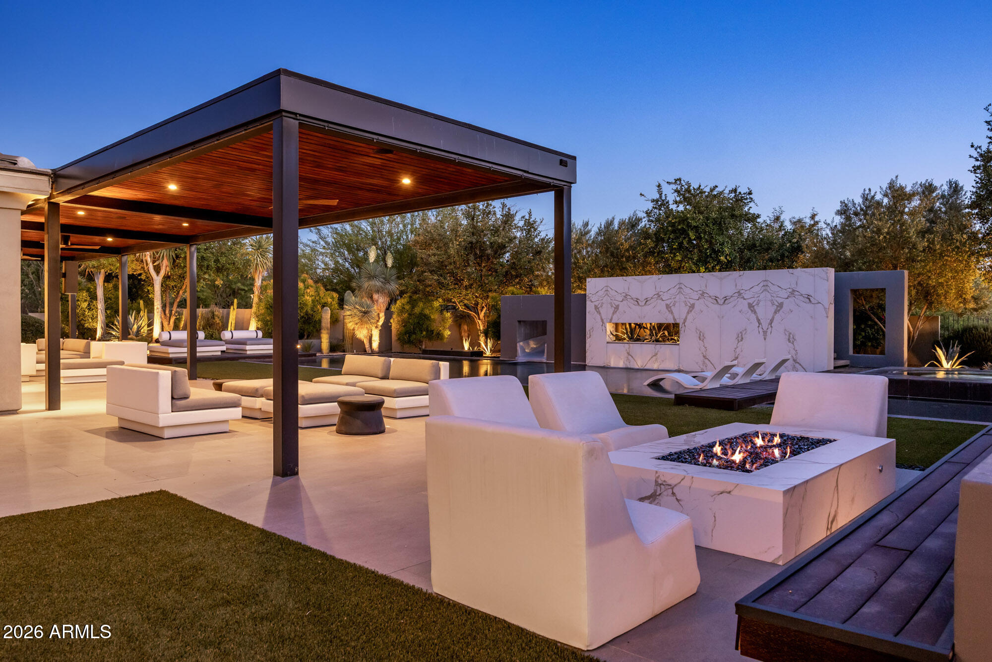 PINNACLE PEAK PLACE - Residential
