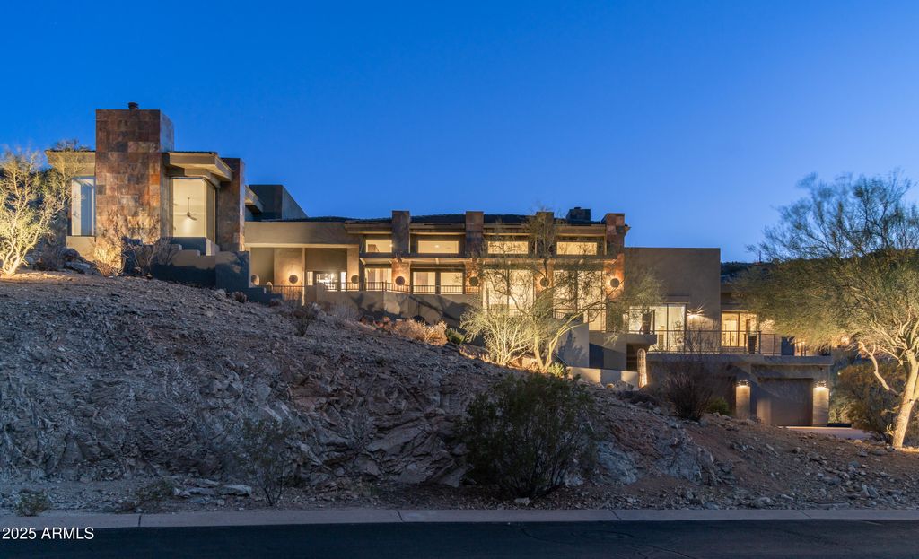 Photo of 1805 E Rocky Slope Drive, Phoenix, AZ 85048 (MLS # 7029329)