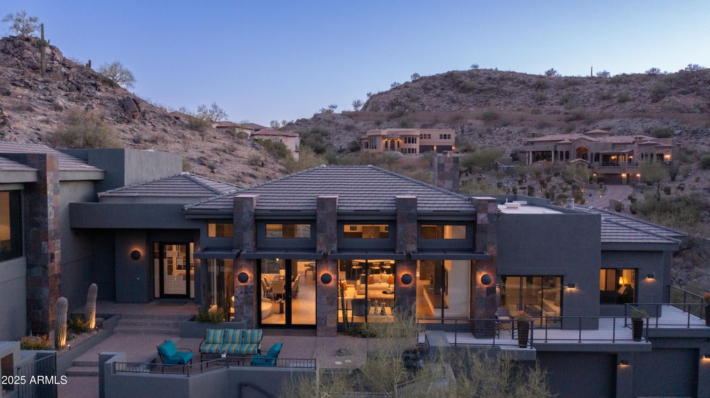 Photo of 1805 E Rocky Slope Drive, Phoenix, AZ 85048 (MLS # 7029329)