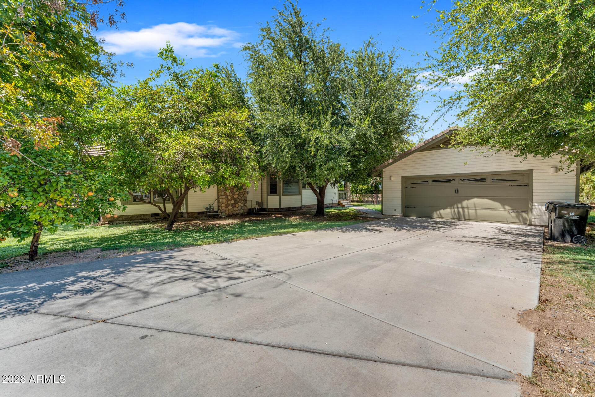 2720 W HARVEST GROVES Lane