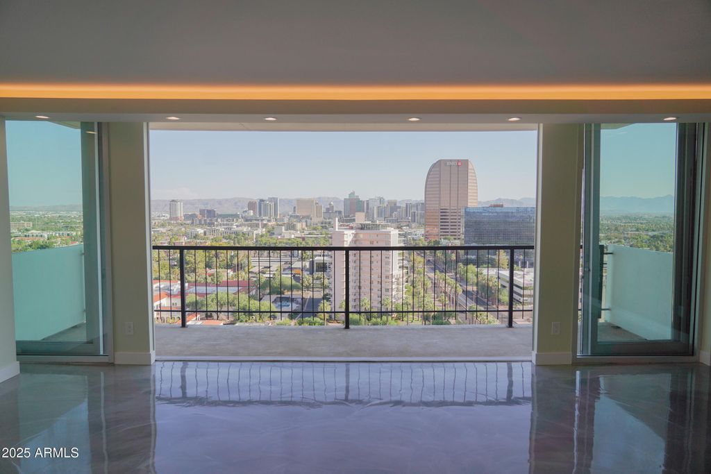 Photo of 2323 N Central Avenue #1802, Phoenix, AZ 85004 (MLS # 6907689)