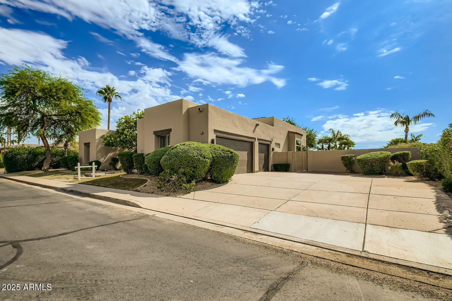 8137 E SUNNYSIDE Drive