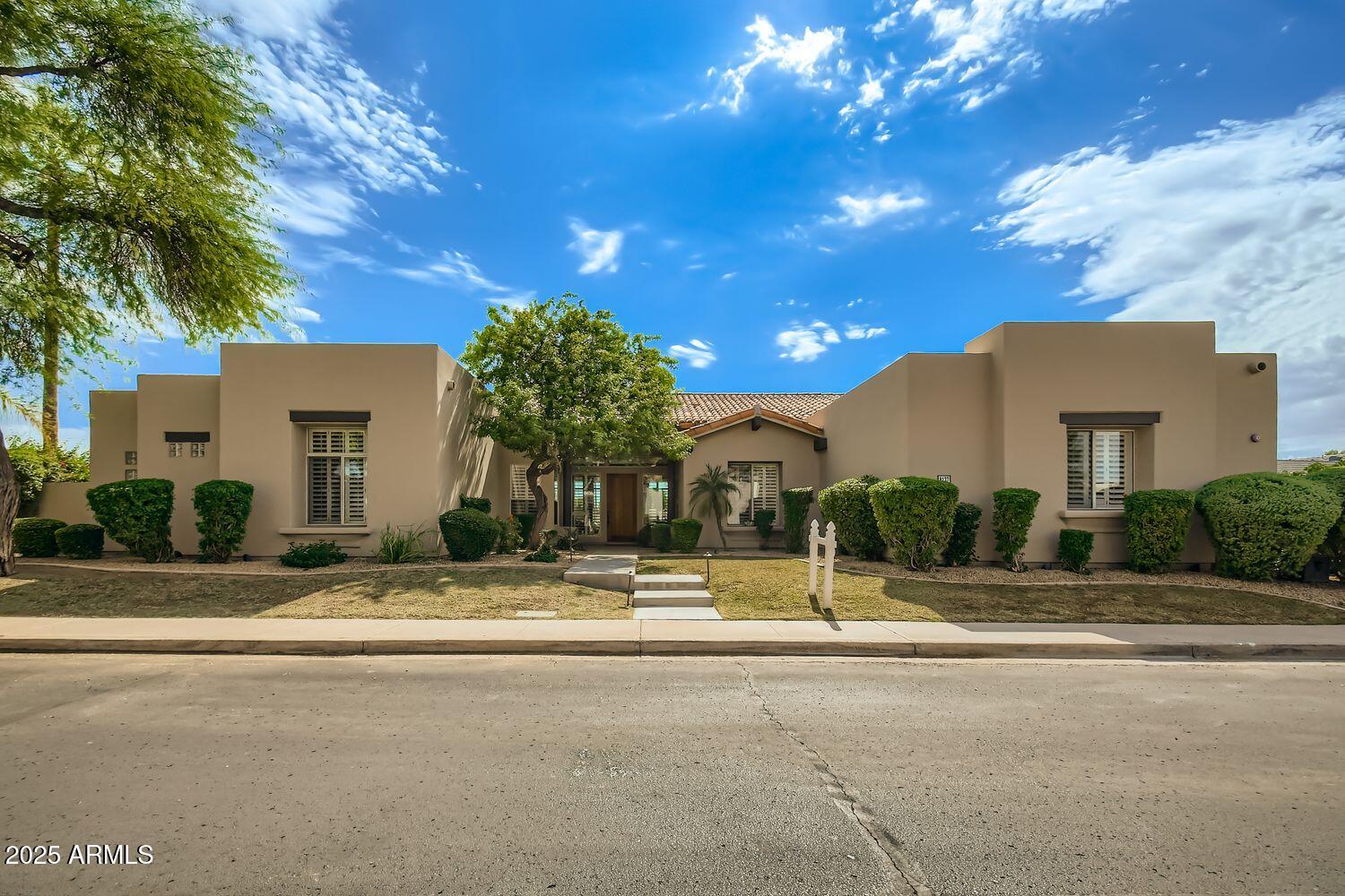 8137 E SUNNYSIDE Drive