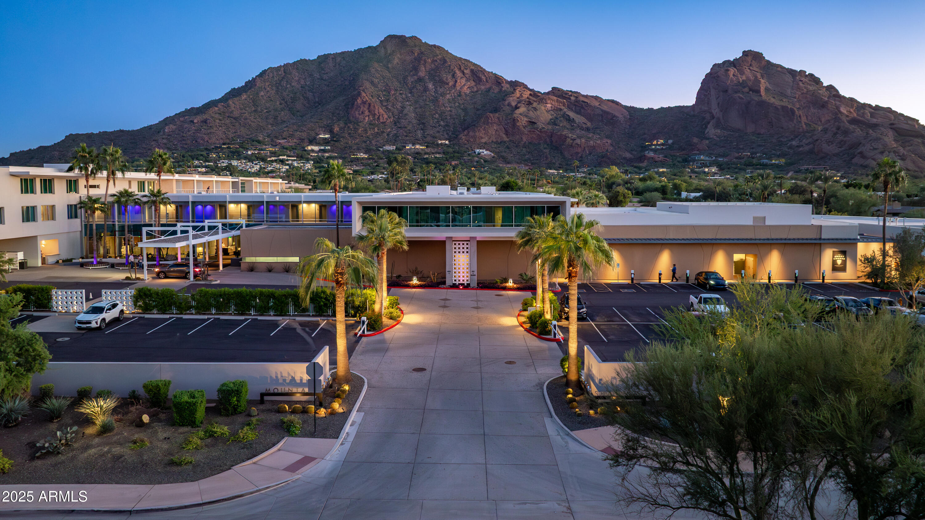 5455 E LINCOLN Drive 3009