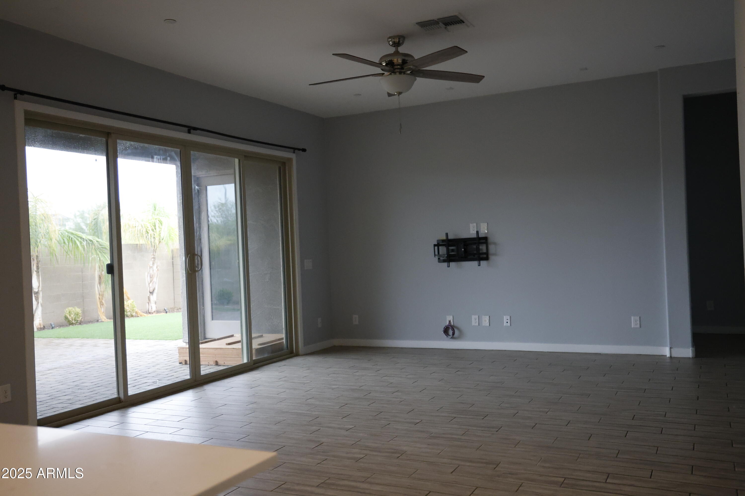 5723 S COYOTE Canyon