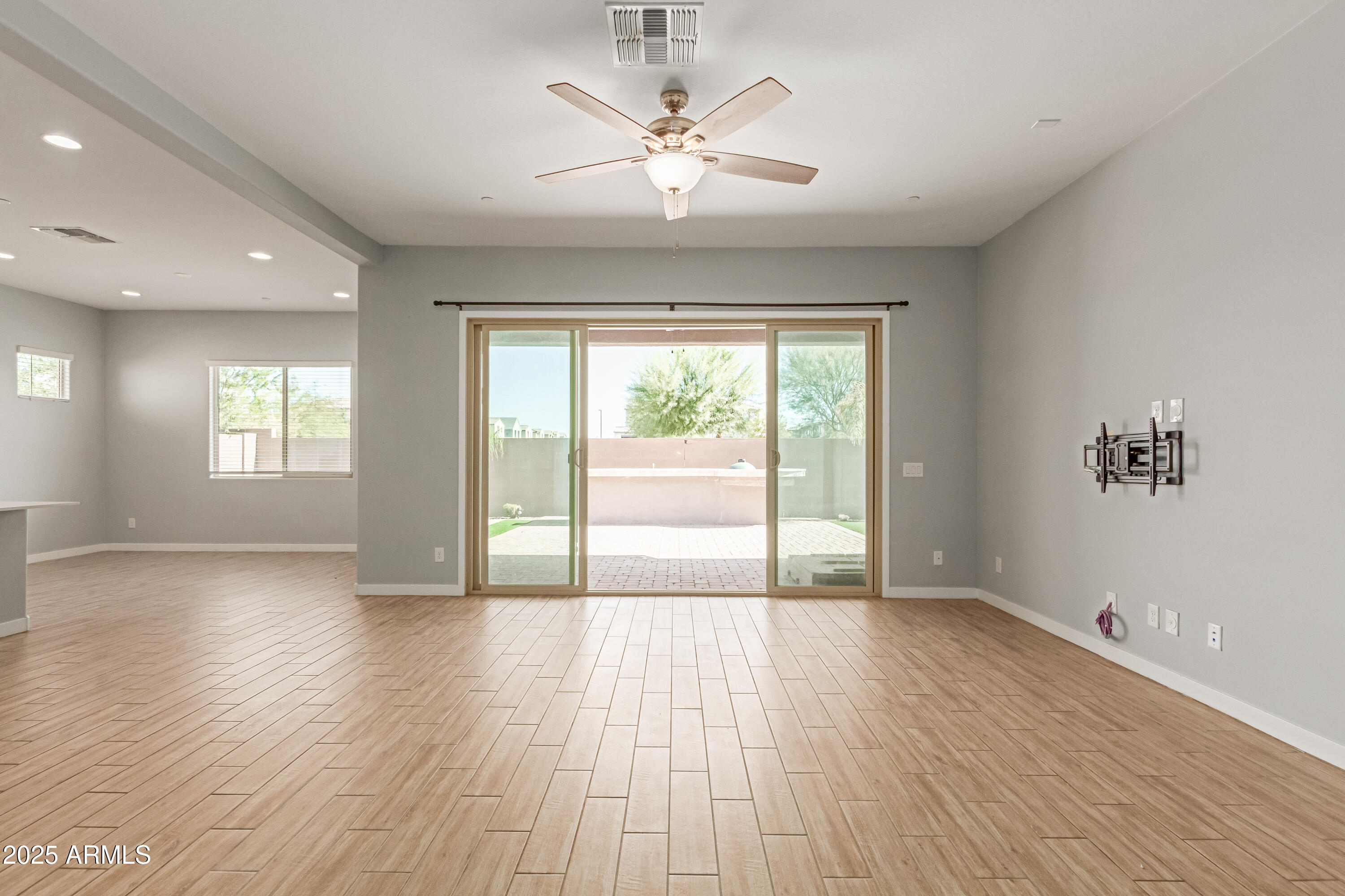 5723 S COYOTE Canyon