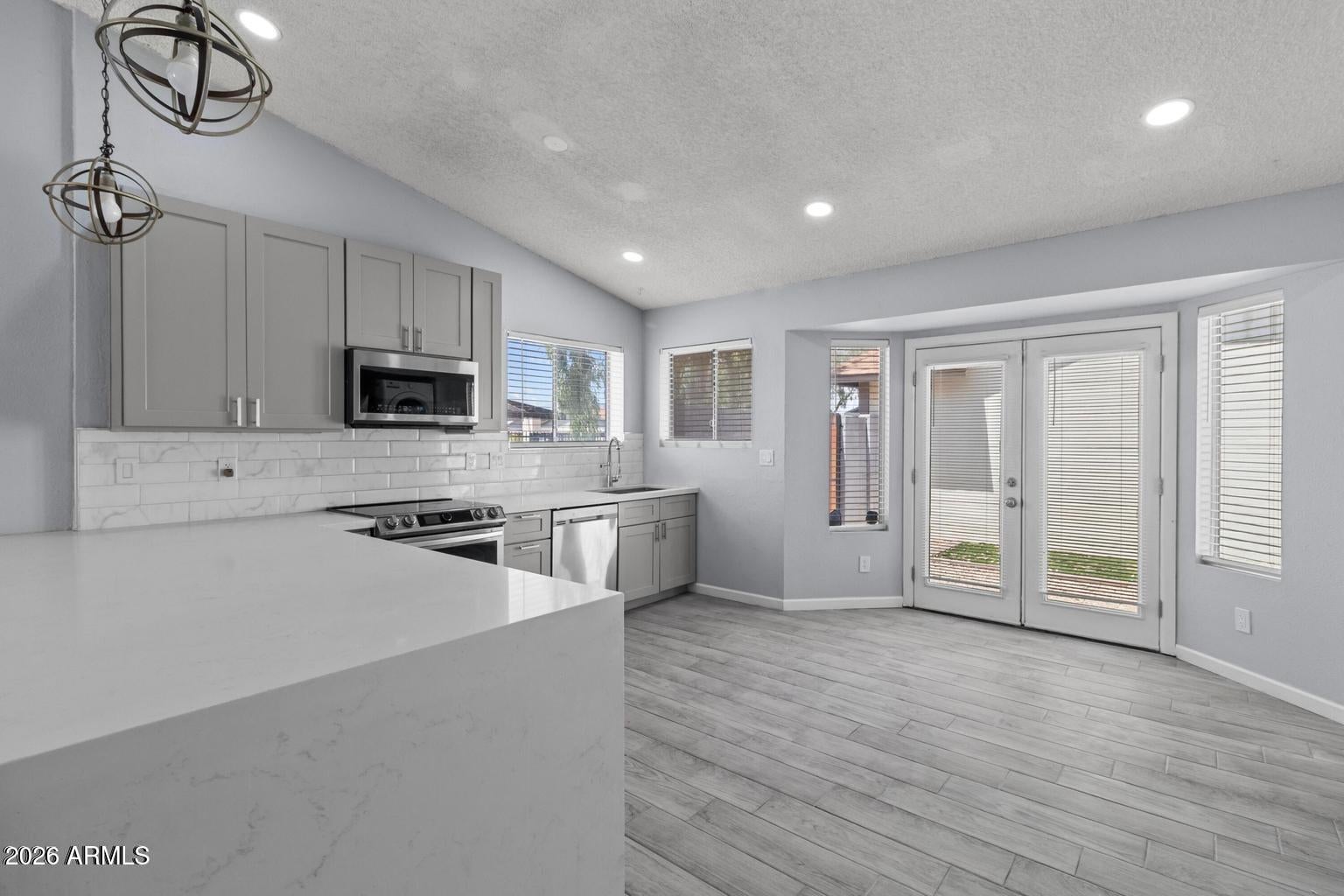 8520 W PALM Lane 1037