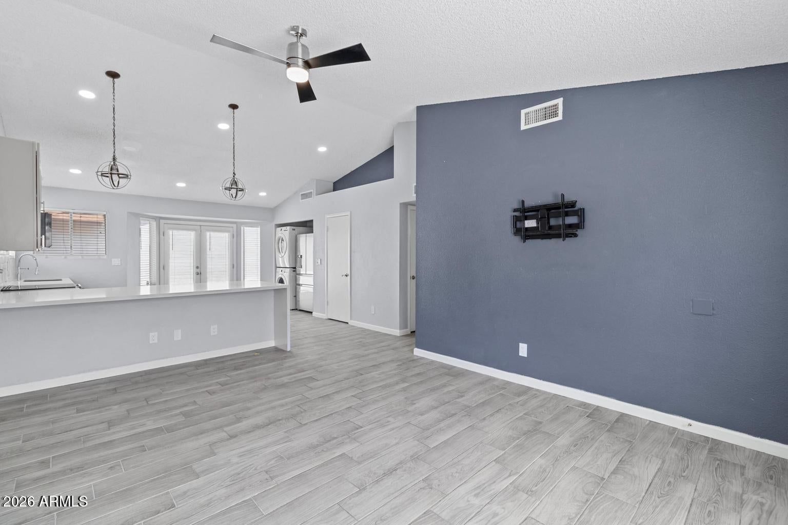 8520 W PALM Lane 1037